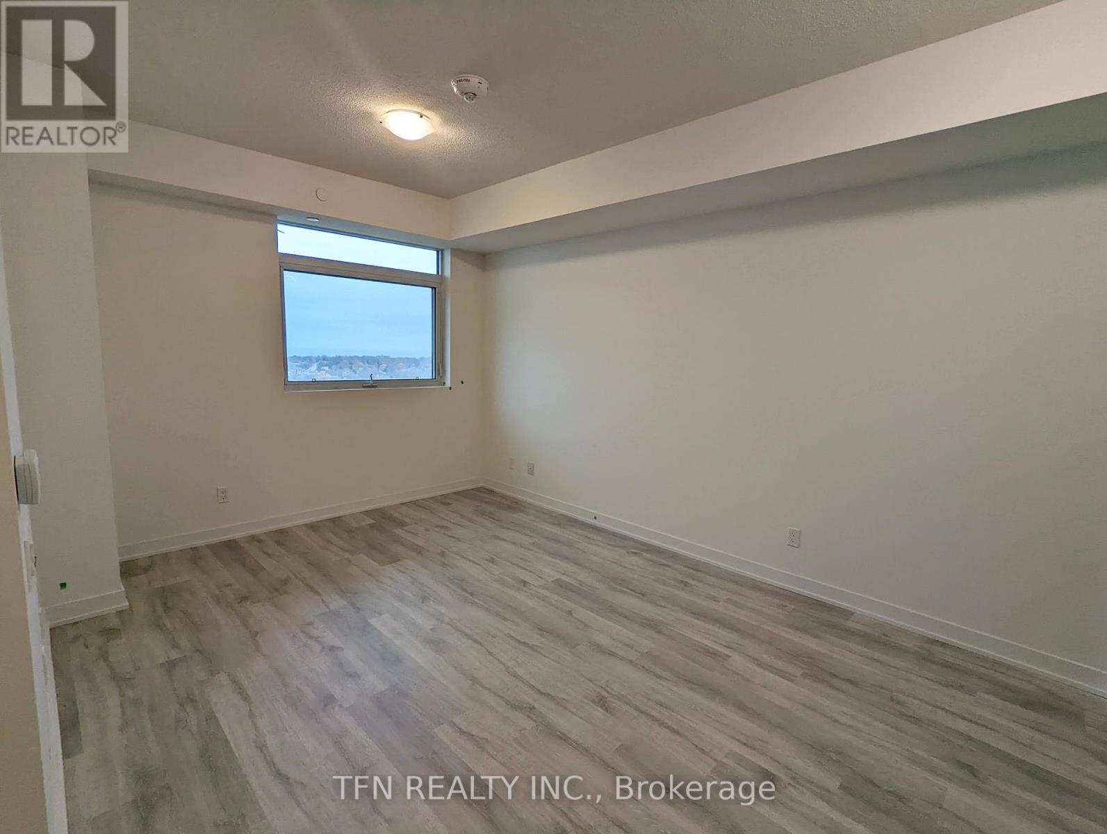 1807 - 251 Manitoba Street, Toronto, Ontario  M8Y 0C7 - Photo 9 - W12600636