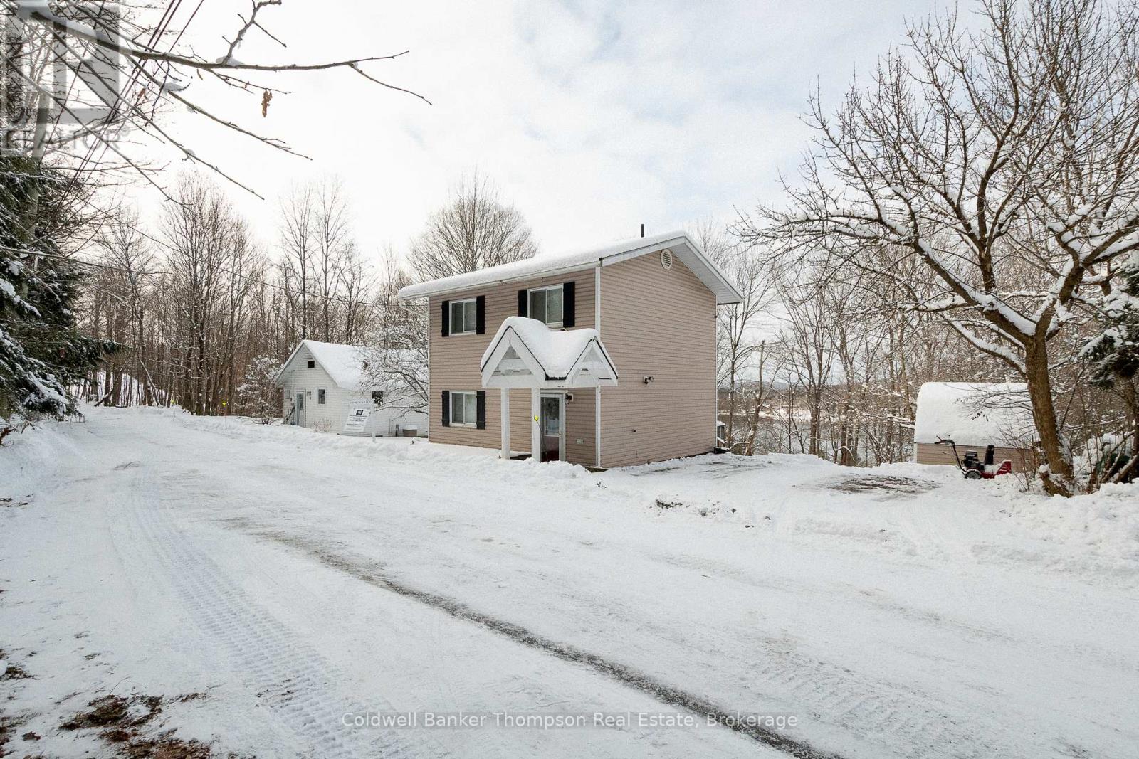 16 Walpole Street, Huntsville, Ontario P1H 1V3 - Photo 27 - X12443601