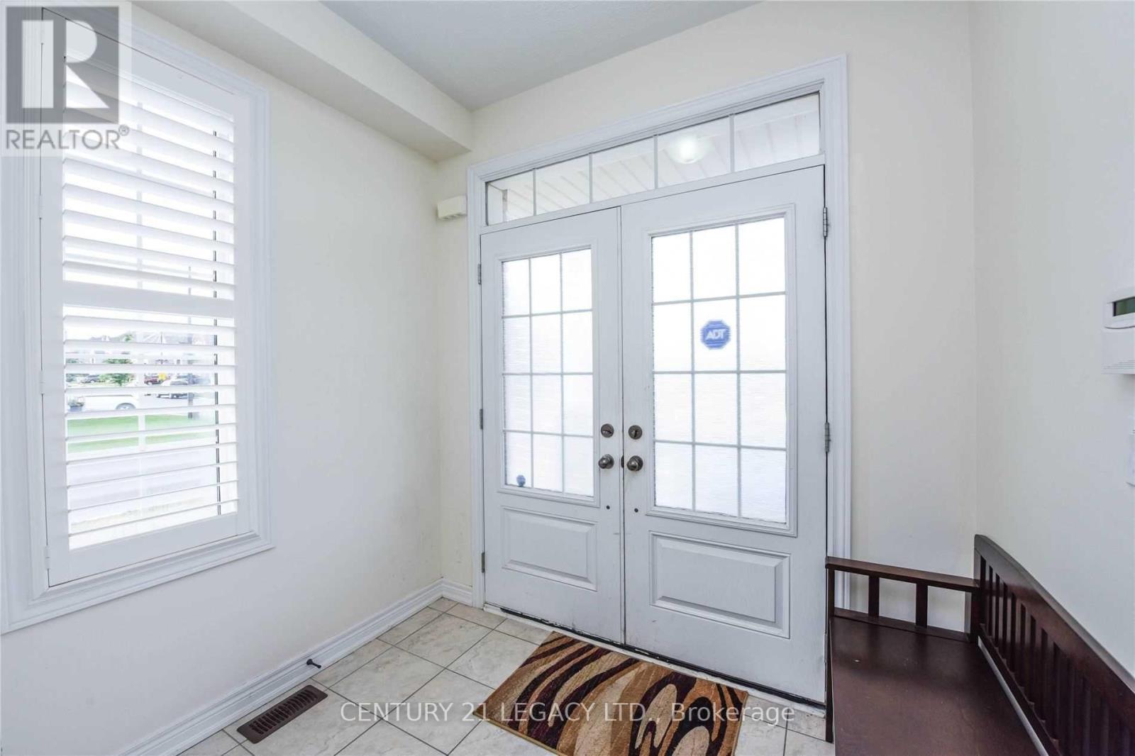 73 Buchanan Crescent, Brampton, Ontario  L6X 5M4 - Photo 2 - W12600640