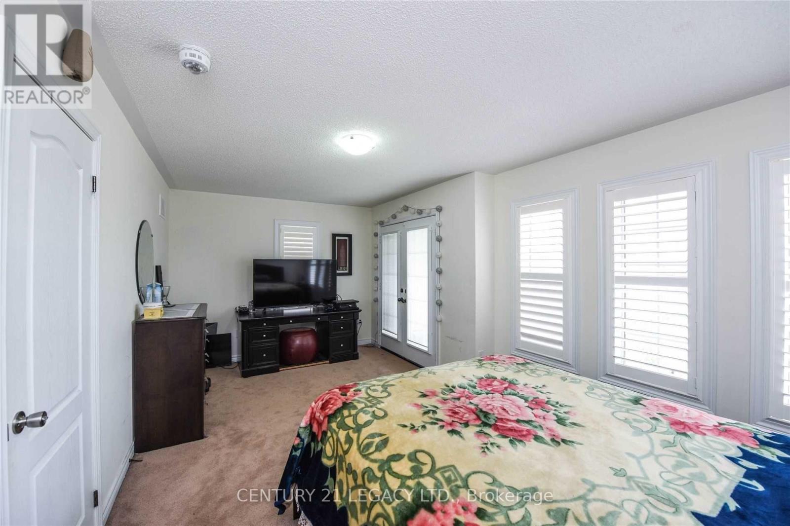 73 Buchanan Crescent, Brampton, Ontario  L6X 5M4 - Photo 8 - W12600640