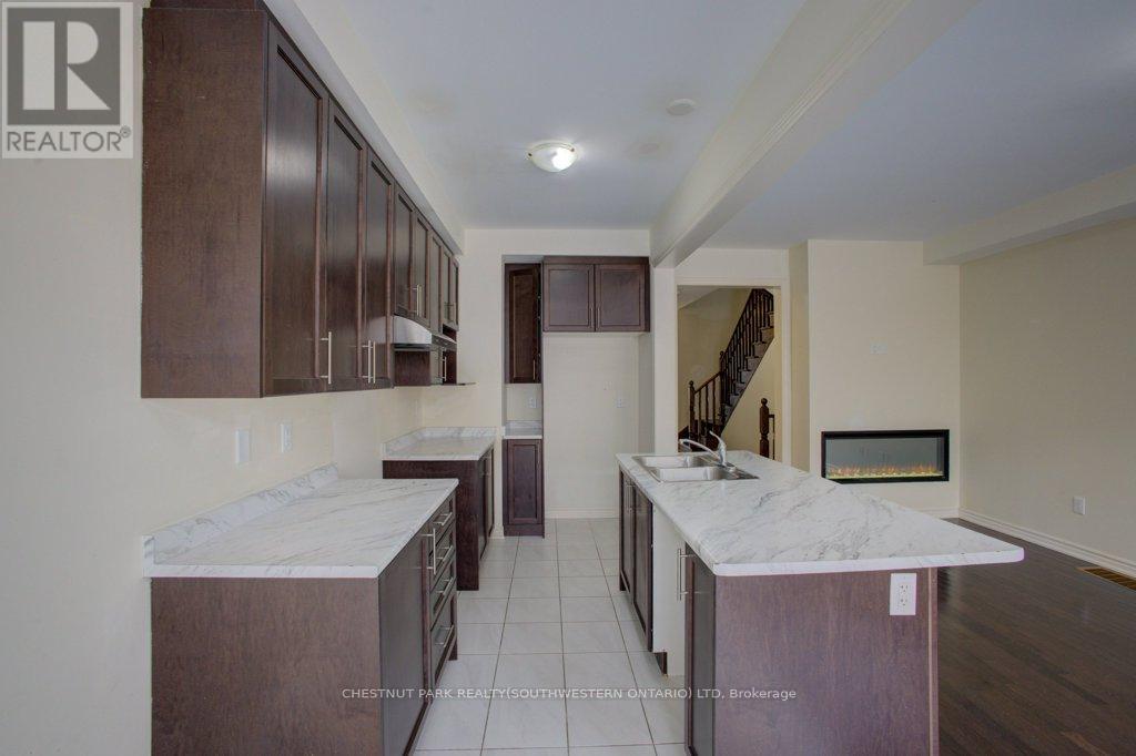 5 Donald Ficht Crescent, Brampton, Ontario  L7A 5H8 - Photo 15 - W12600646