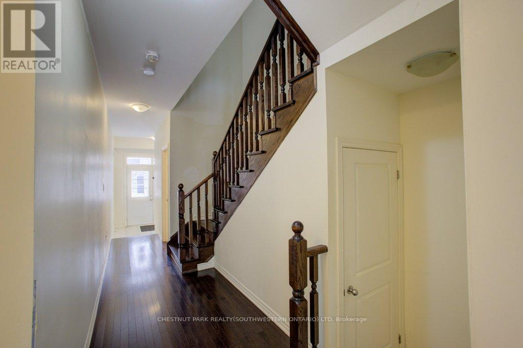 5 Donald Ficht Crescent, Brampton, Ontario  L7A 5H8 - Photo 8 - W12600646