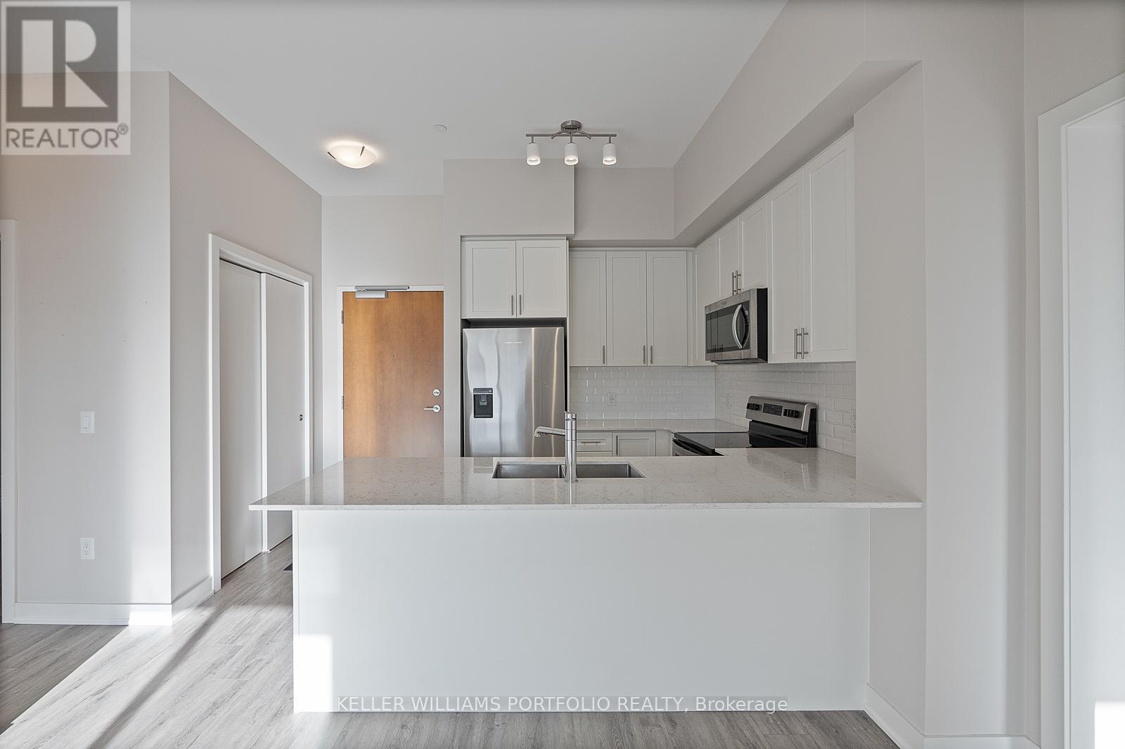 611 - 340 Plains Road E, Burlington, Ontario  L7T 0C2 - Photo 6 - W12600662