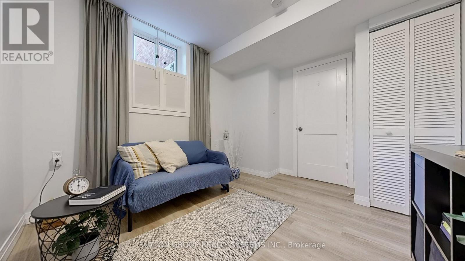 19 Montcalm Avenue, Toronto, Ontario  M6E 4N5 - Photo 29 - W12600666