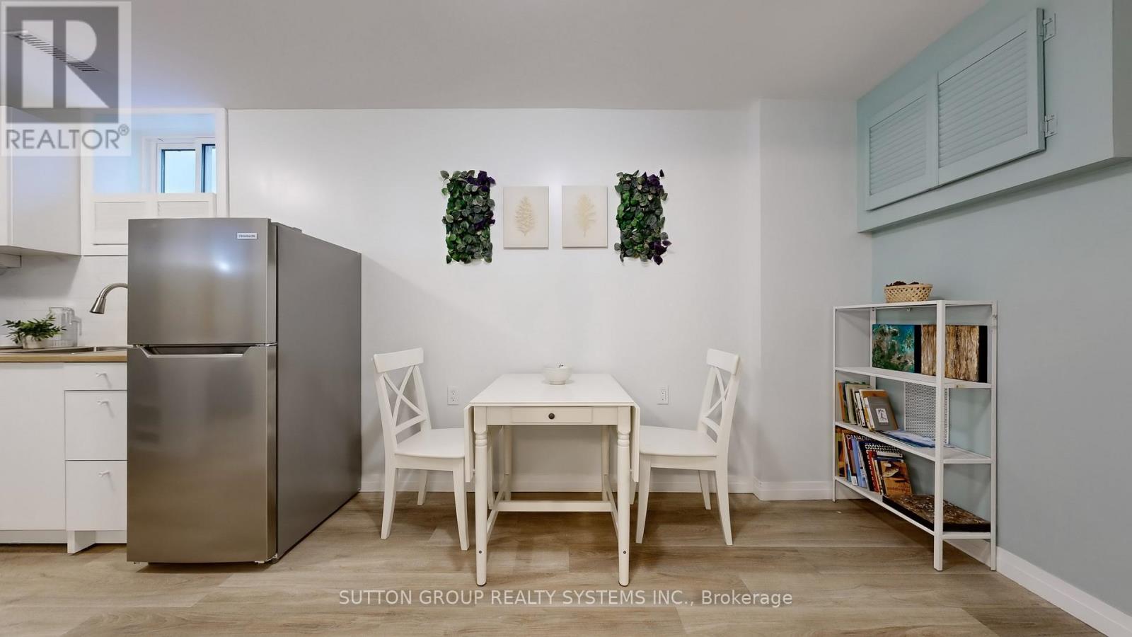 19 Montcalm Avenue, Toronto, Ontario  M6E 4N5 - Photo 33 - W12600666