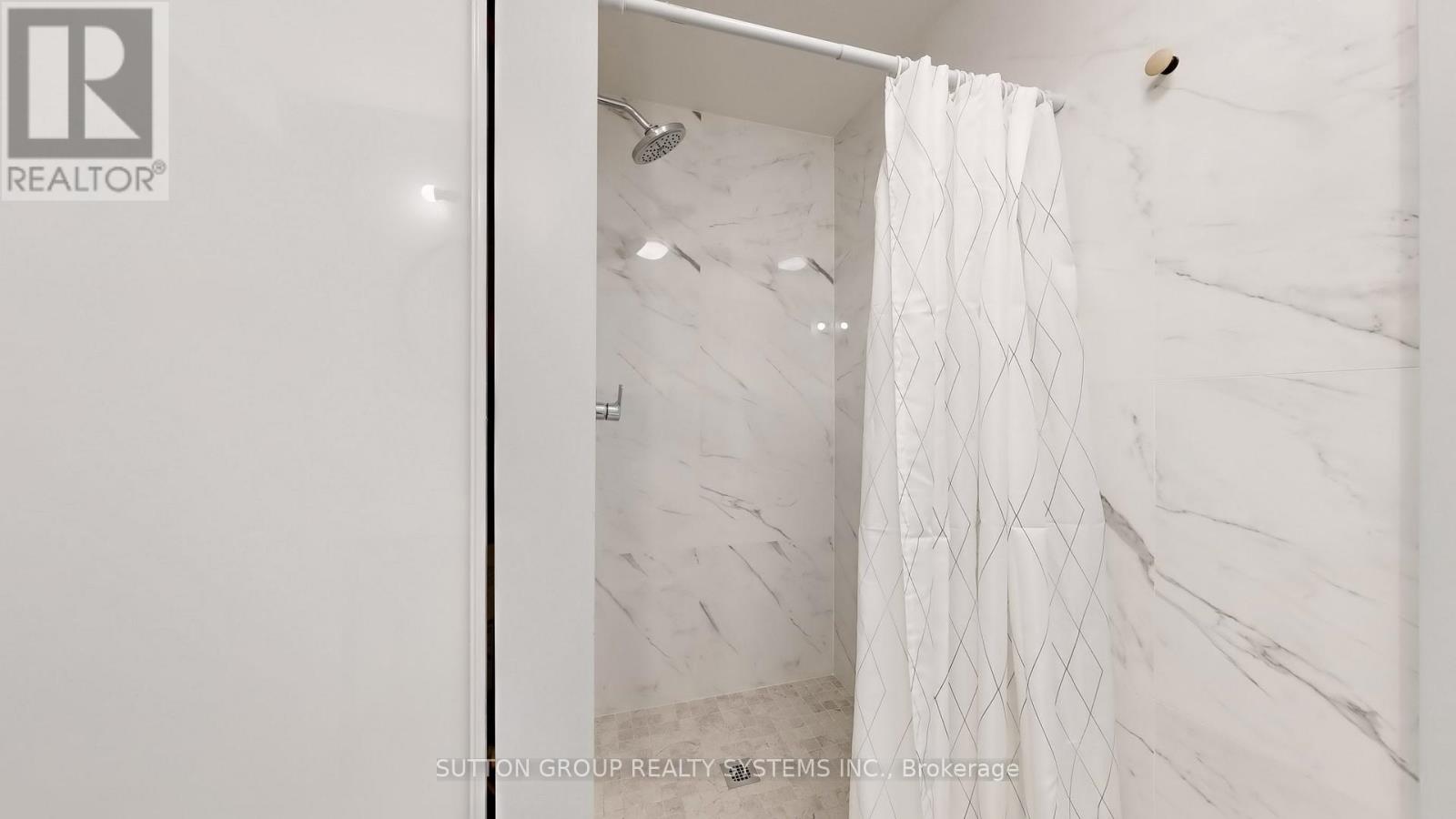 19 Montcalm Avenue, Toronto, Ontario  M6E 4N5 - Photo 43 - W12600666