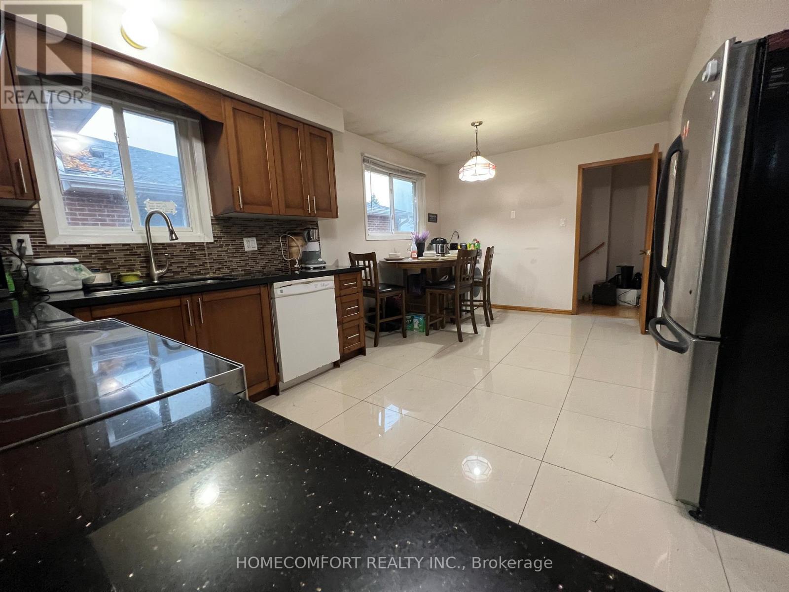 117 Shawnee Circle, Toronto (Pleasant View), Ontario  M2H 2Y3 - Photo 7 - C12478956