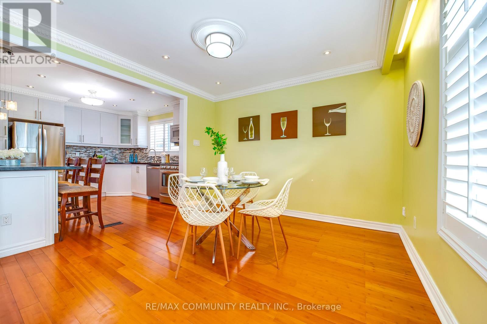 24 Hurley Crescent, Toronto, Ontario  M1P 4H4 - Photo 11 - E12599716