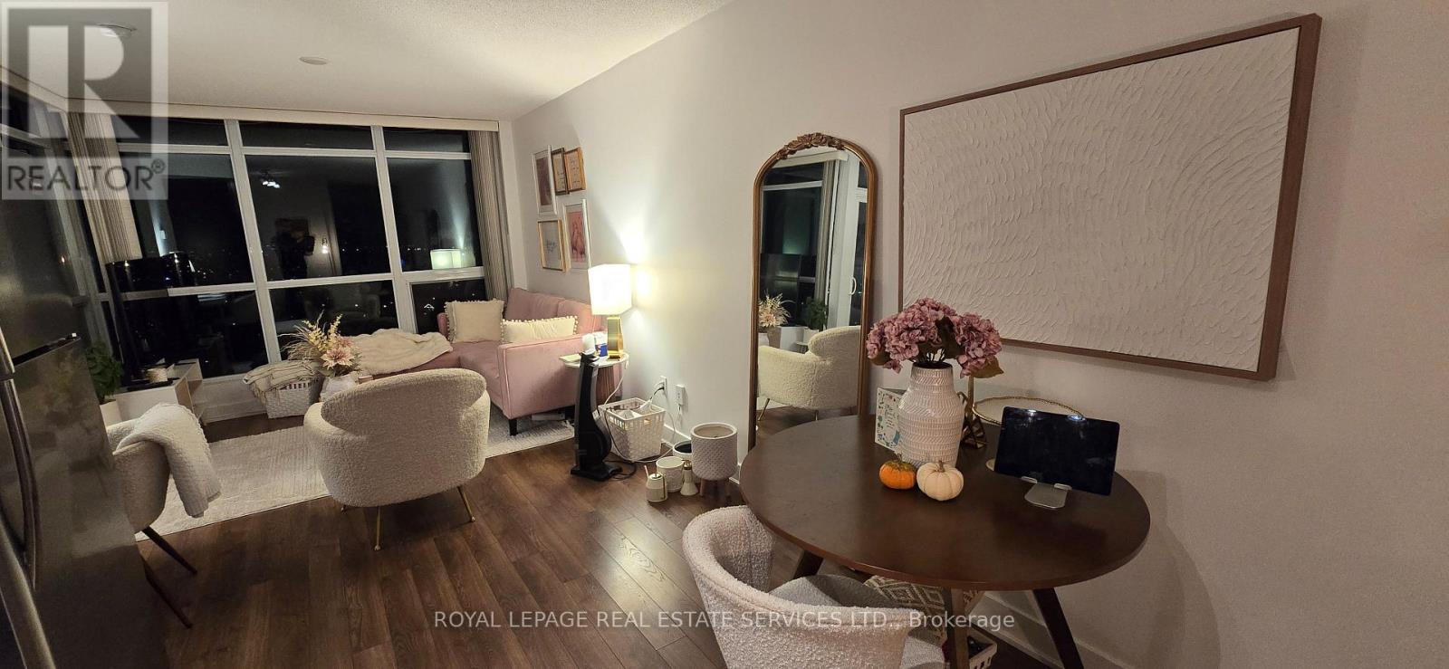 1706 - 1048 Broadview Avenue, Toronto, Ontario  M4K 2B8 - Photo 4 - E12600464