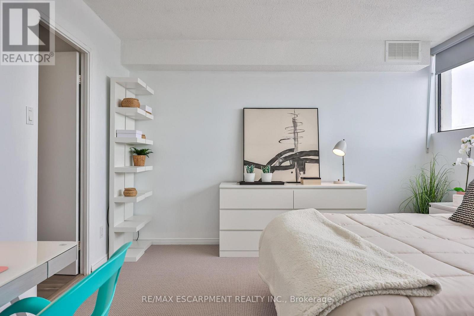 1706 - 375 King Street N, Kitchener, Ontario  N2J 4L6 - Photo 16 - X12600570