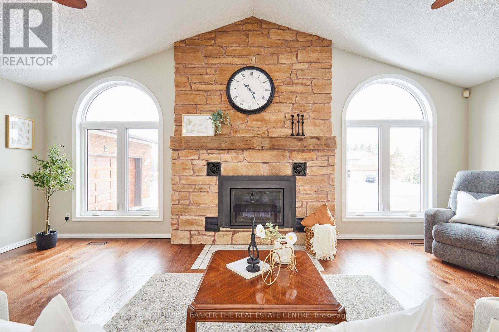 28 Neals Drive, Kawartha Lakes, Ontario  L0B 1K0 - Photo 8 - X12600668