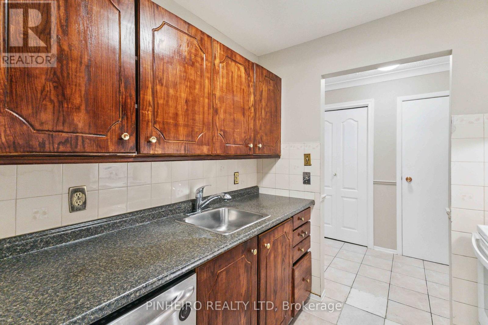 309 - 727 Deveron Crescent, London South, Ontario  N5Z 4X4 - Photo 9 - X12600732