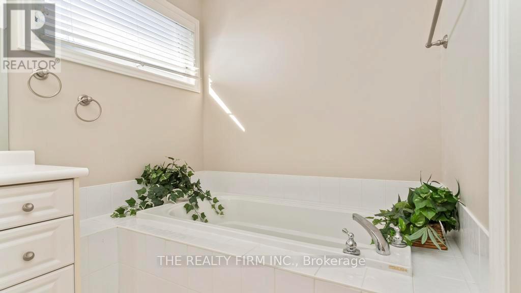 140 Landon Lane, Central Elgin, Ontario  N0L 1B0 - Photo 21 - X12600788