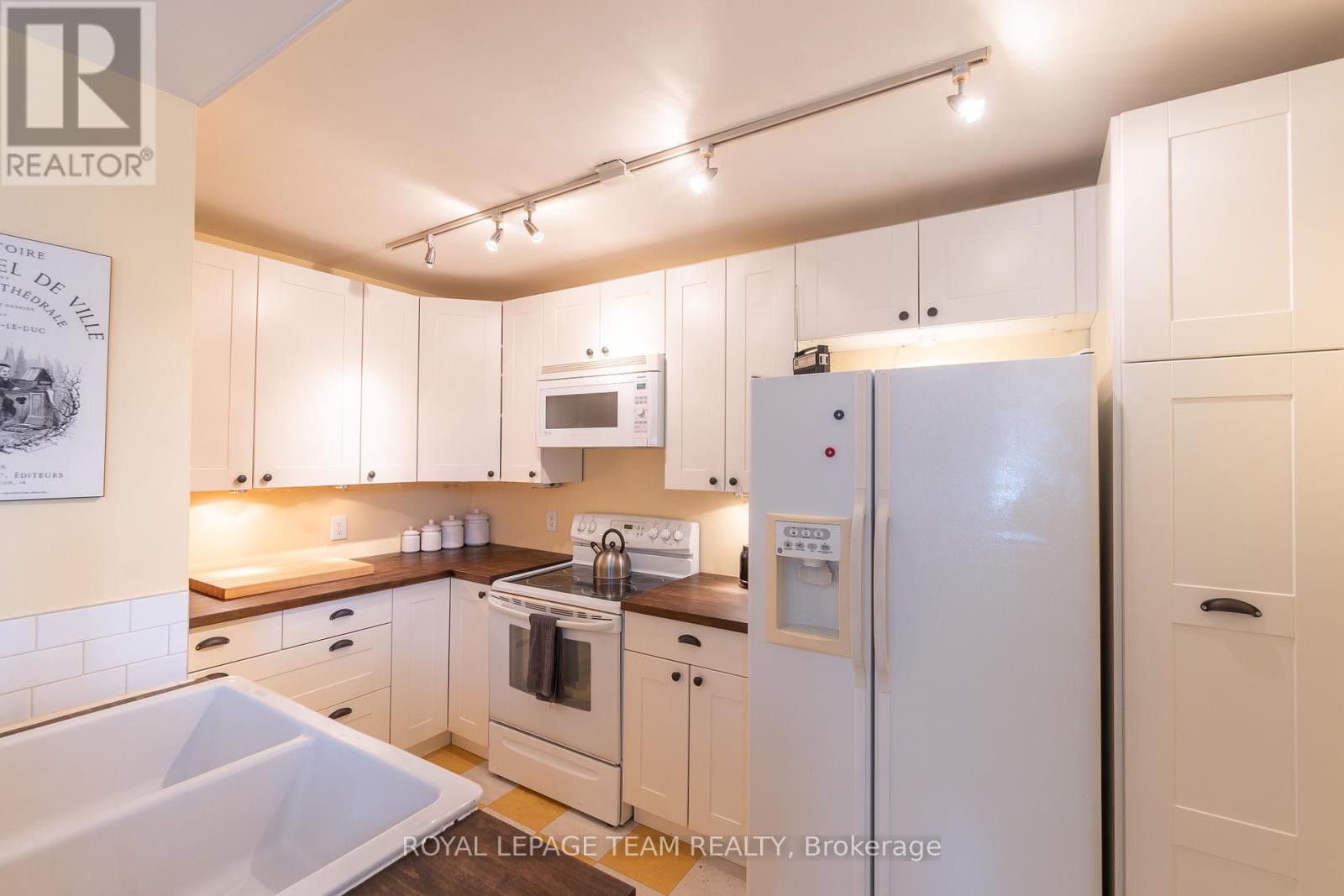 56 Bertrand Street, Ottawa, Ontario  K1M 1Y6 - Photo 9 - X12600718