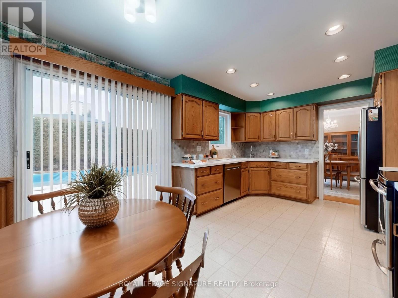 34 Charade Court, Toronto, Ontario  M1W 1C8 - Photo 15 - E12600642