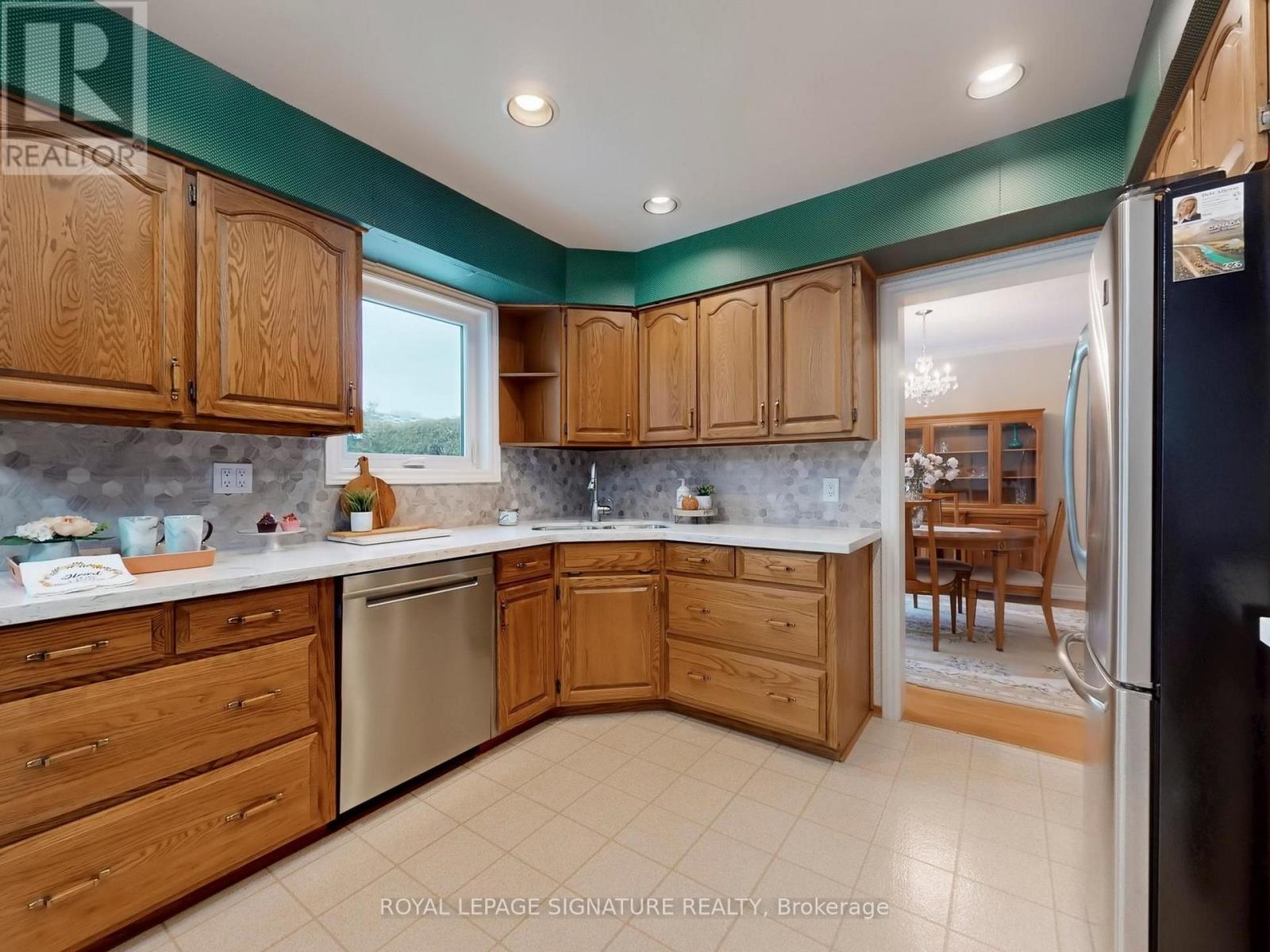 34 Charade Court, Toronto, Ontario  M1W 1C8 - Photo 12 - E12600642