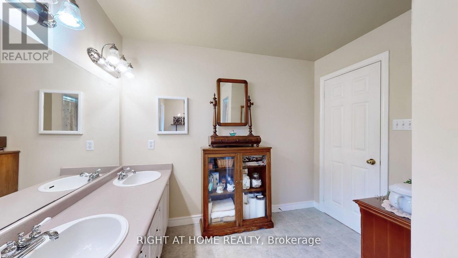 8956 Concession 4 Road, Uxbridge, Ontario L0C 1E0 - Photo 31 - N12387205