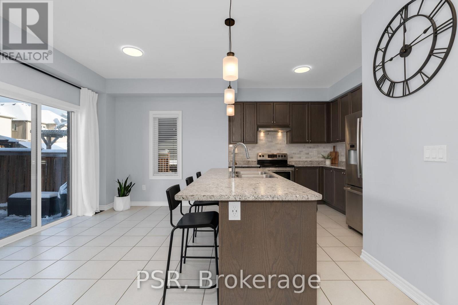 28 Battalion Drive, Essa, Ontario  L3W 0B3 - Photo 9 - N12597956