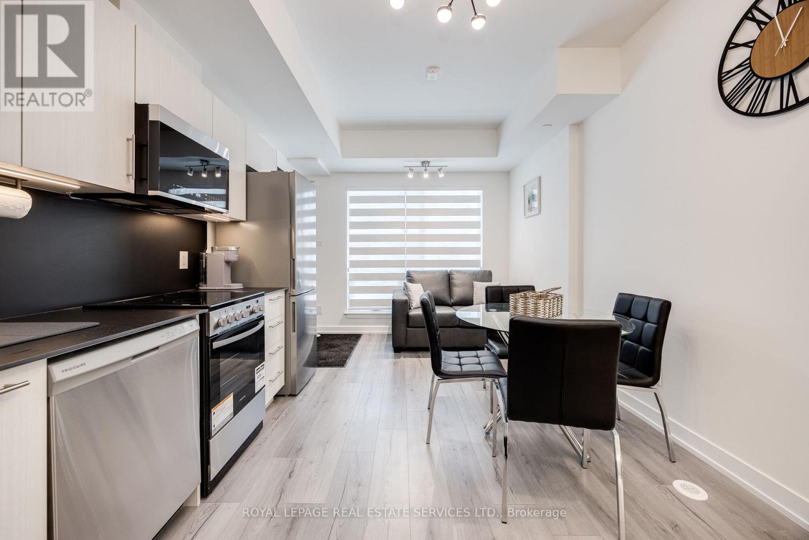31 - 851 Sheppard Avenue W, Toronto, Ontario  M3H 0G2 - Photo 3 - C12600758