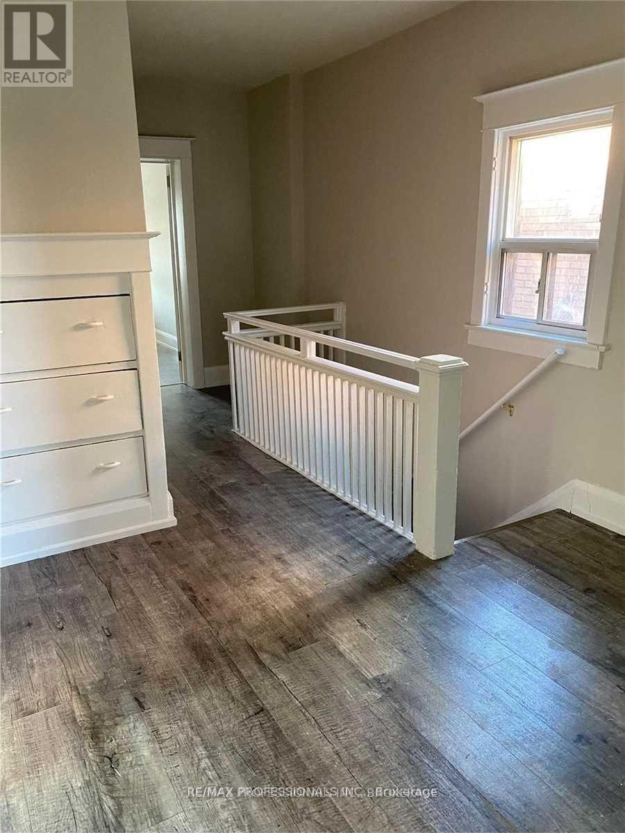 2nd Flr - 366 Oakwood Avenue, Toronto, Ontario  M6E 2W3 - Photo 2 - C12600760