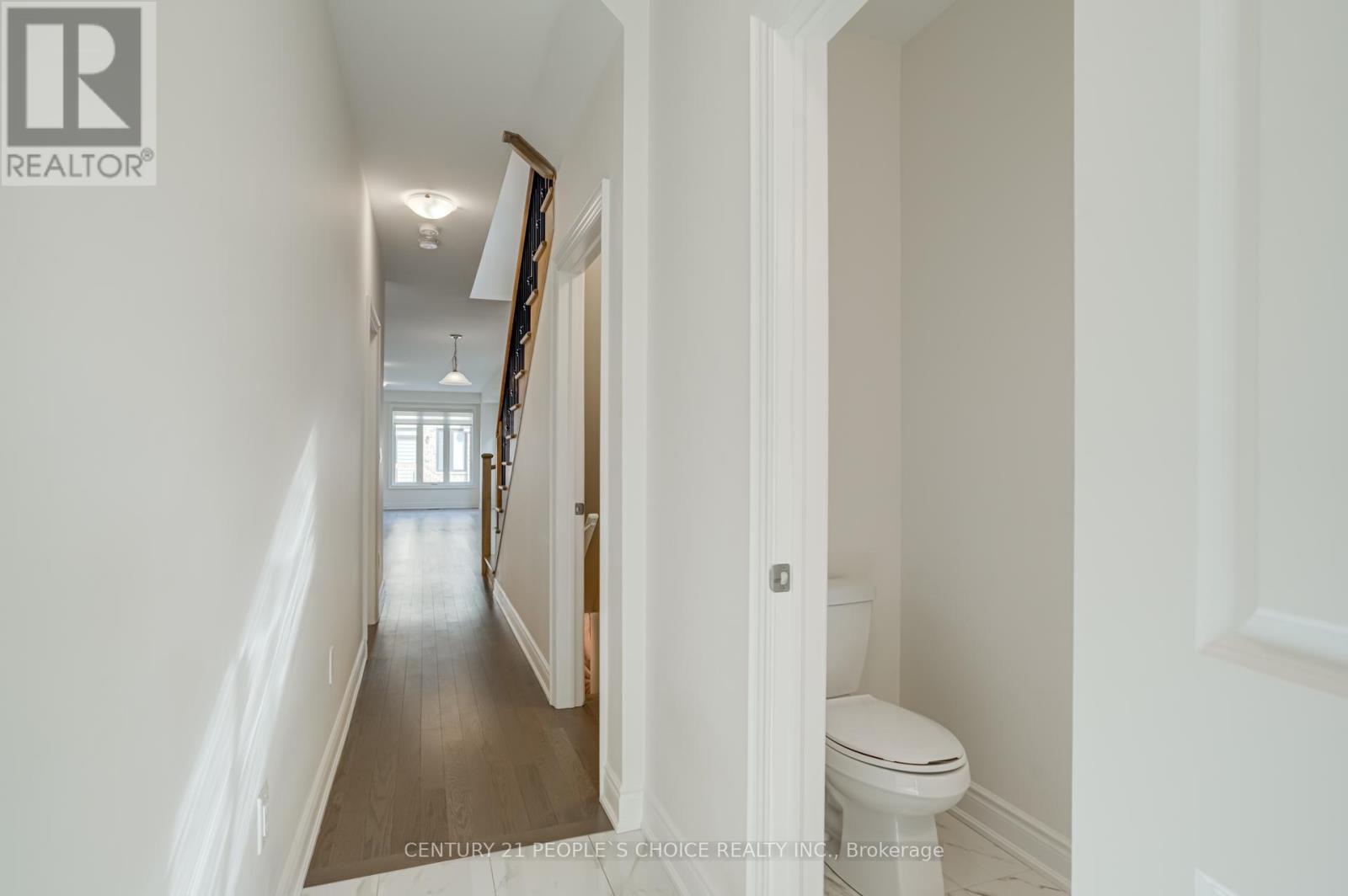 64 Montrose Boulevard, Bradford West Gwillimbury, Ontario  L3Z 4P3 - Photo 3 - N12573916