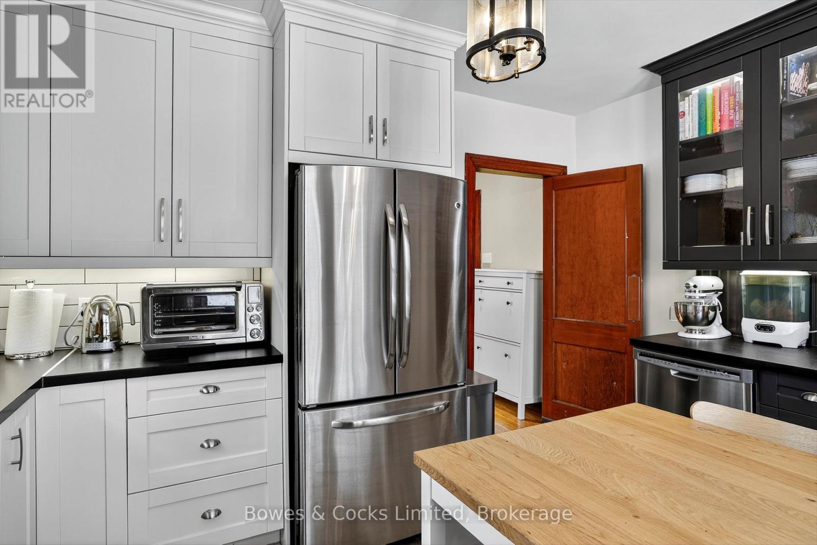 712 Bethune Street, Peterborough, Ontario K9H 4A4 - Photo 15 - X12537778