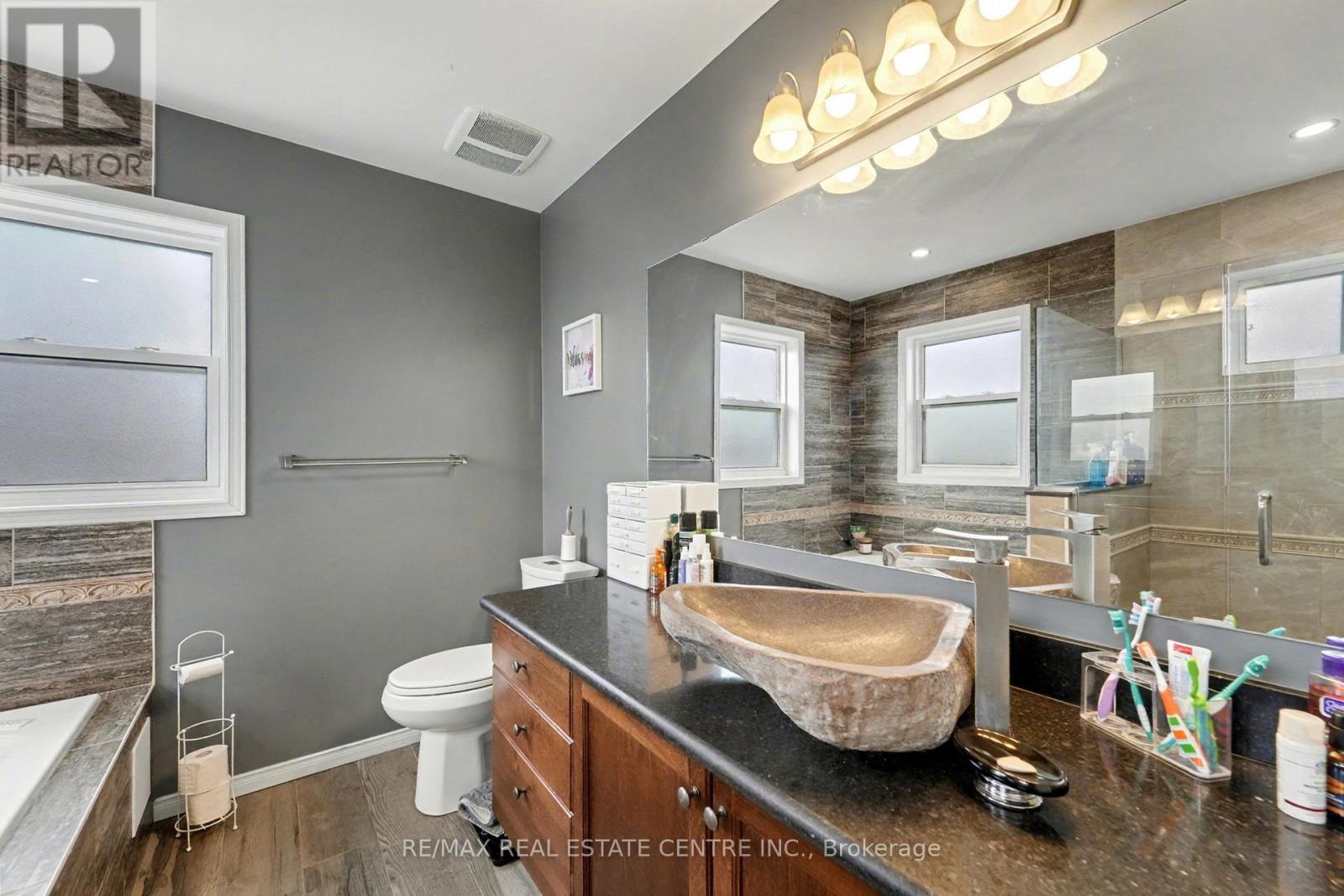 56 Vanguard Drive, Whitby, Ontario  L1M 2N8 - Photo 22 - E12600690