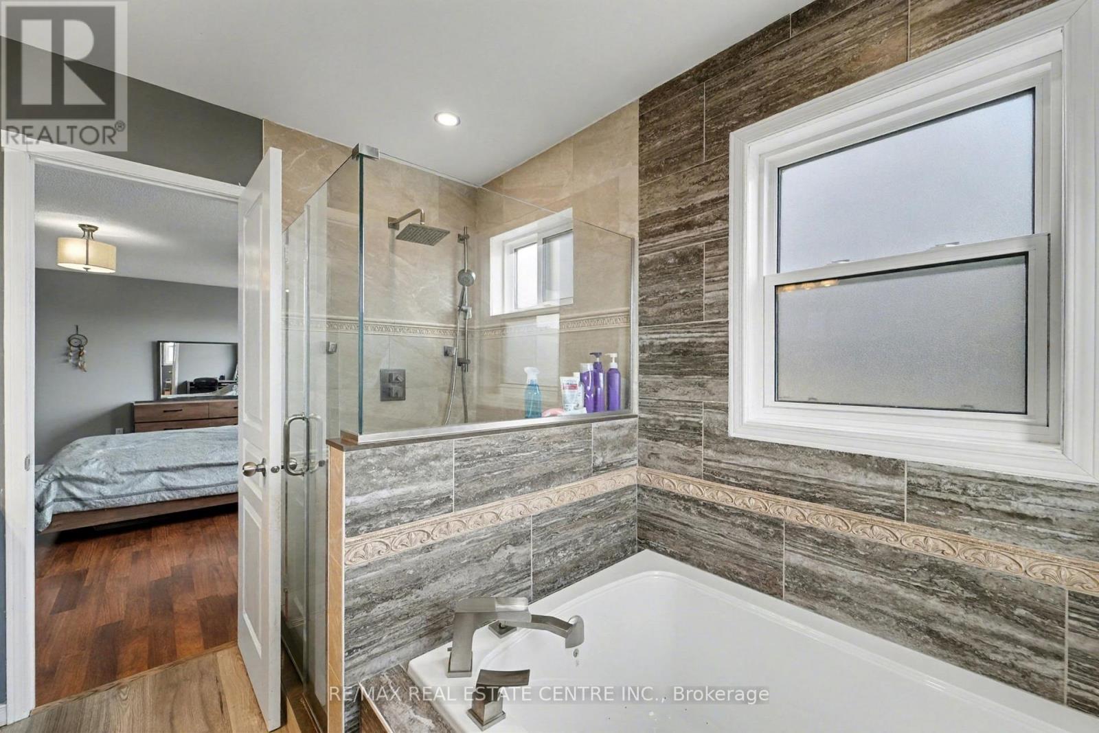 56 Vanguard Drive, Whitby, Ontario  L1M 2N8 - Photo 24 - E12600690