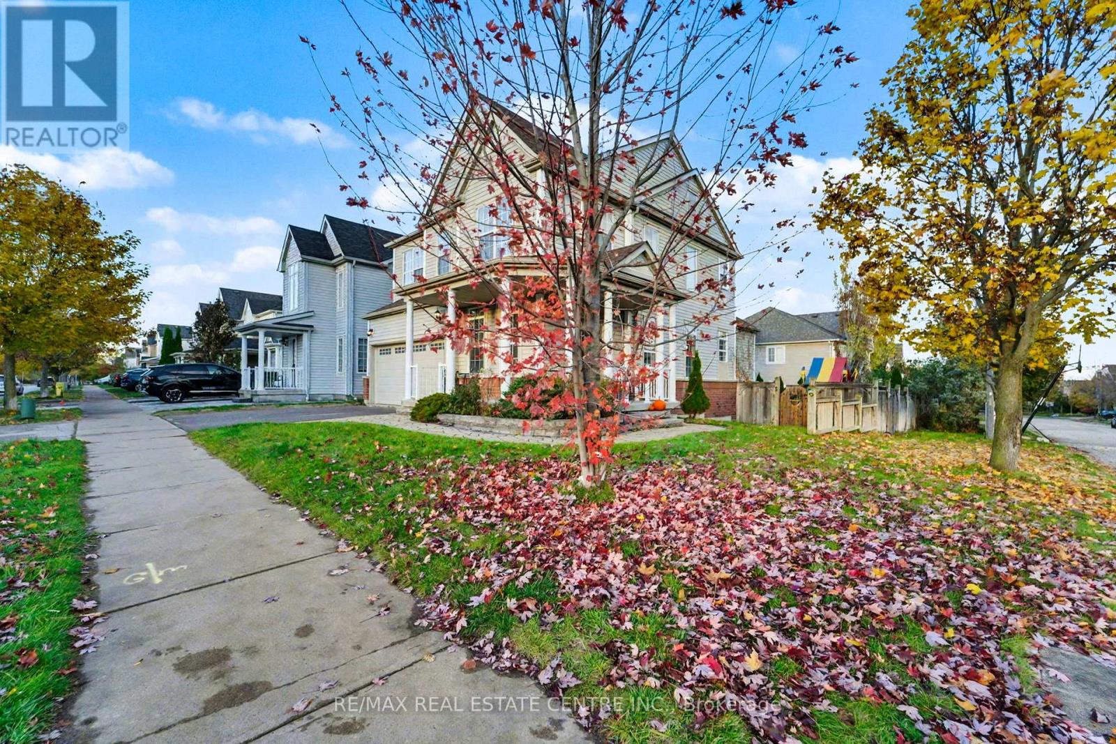 56 Vanguard Drive, Whitby, Ontario  L1M 2N8 - Photo 4 - E12600690