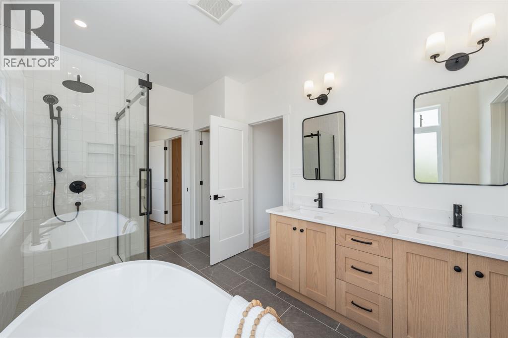 6755 Griffin Drive, Plympton-Wyoming, Ontario  N0N 1E0 - Photo 29 - 25031046