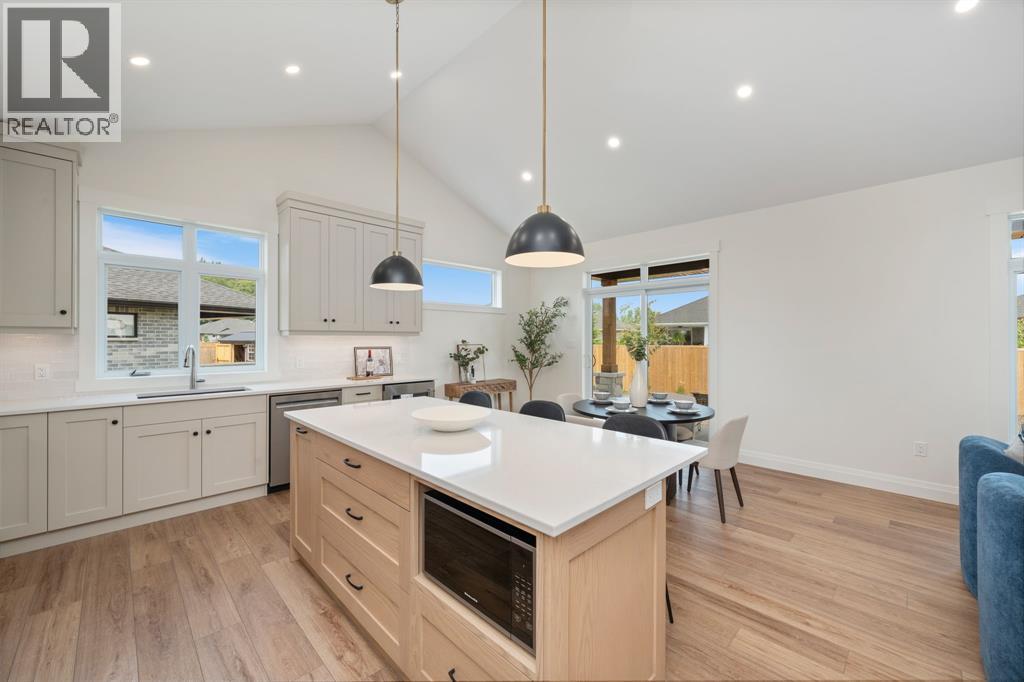 6755 Griffin Drive, Plympton-Wyoming, Ontario  N0N 1E0 - Photo 19 - 25031046