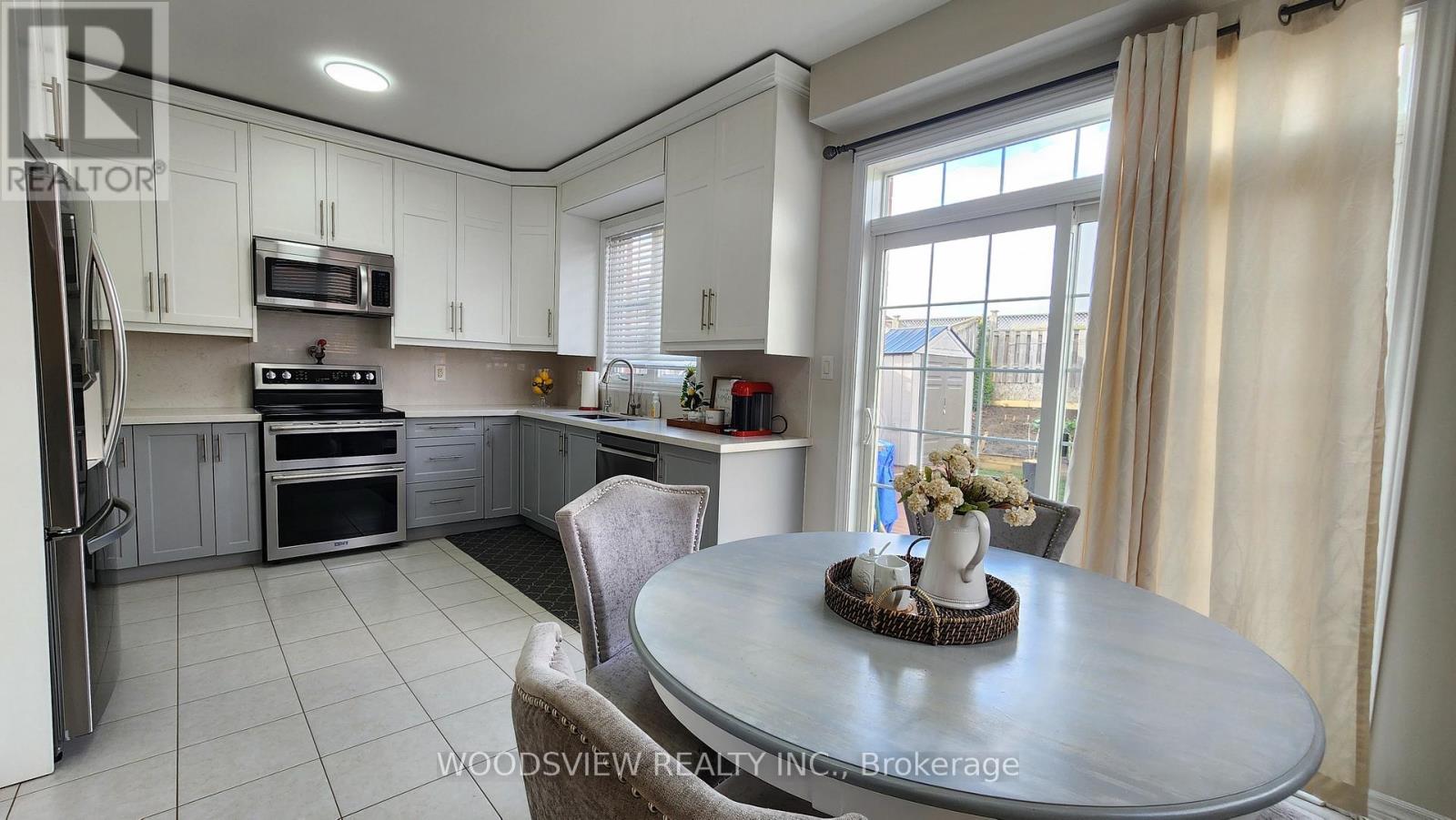 2220 Dawson Crescent, Innisfil, Ontario  L9S 0G9 - Photo 8 - N12600698