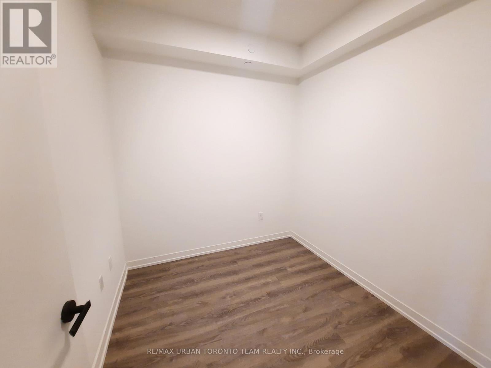 516 - 8 Interchange Way, Vaughan, Ontario  L4K 5Z7 - Photo 10 - N12600724