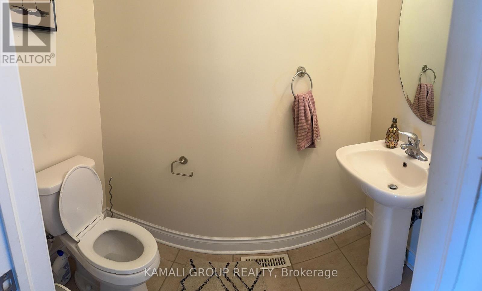 135 Lindbergh Drive, Vaughan, Ontario  L4H 3L7 - Photo 4 - N12600754