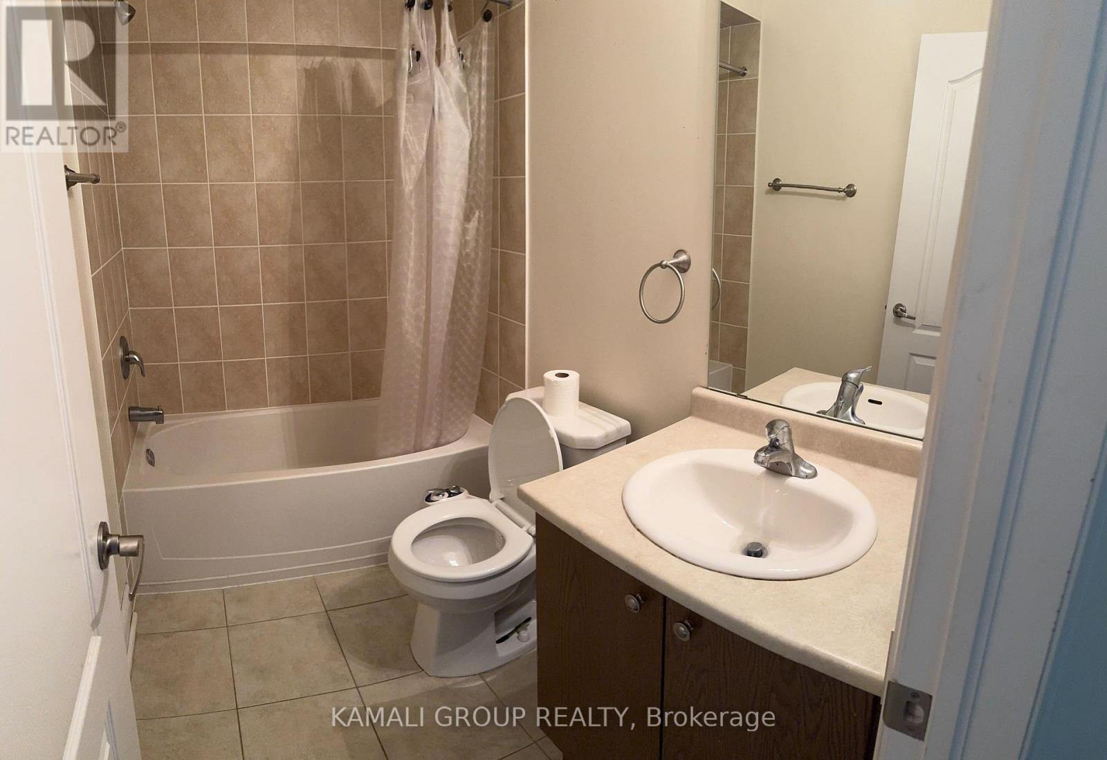 135 Lindbergh Drive, Vaughan, Ontario  L4H 3L7 - Photo 8 - N12600754