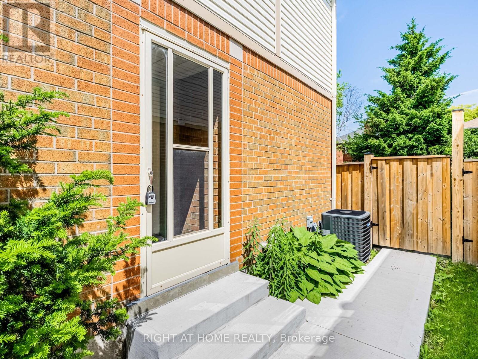 1129 Beechnut Road, Oakville, Ontario  L6J 7P2 - Photo 3 - W12600672