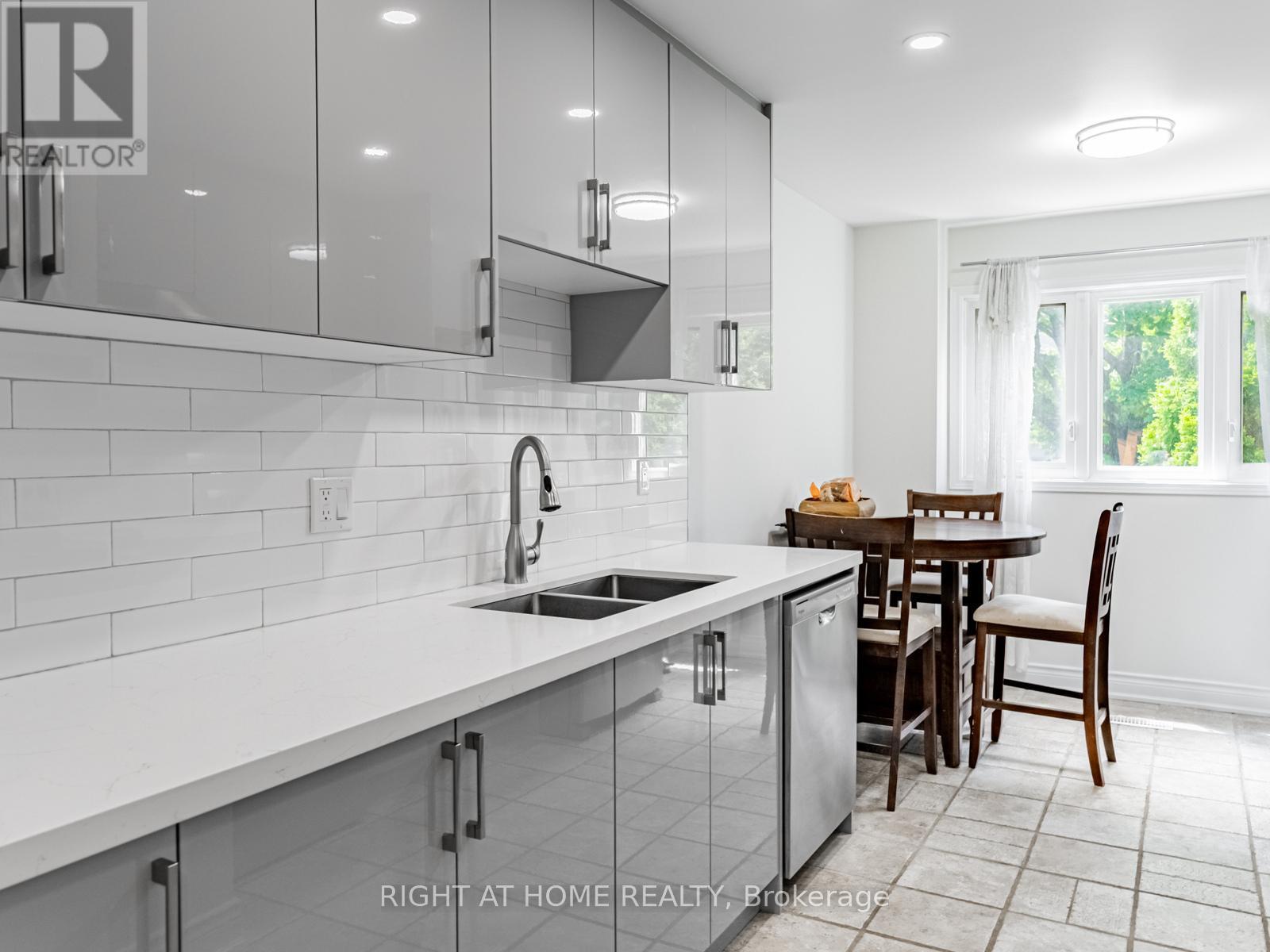 1129 Beechnut Road, Oakville, Ontario  L6J 7P2 - Photo 7 - W12600672