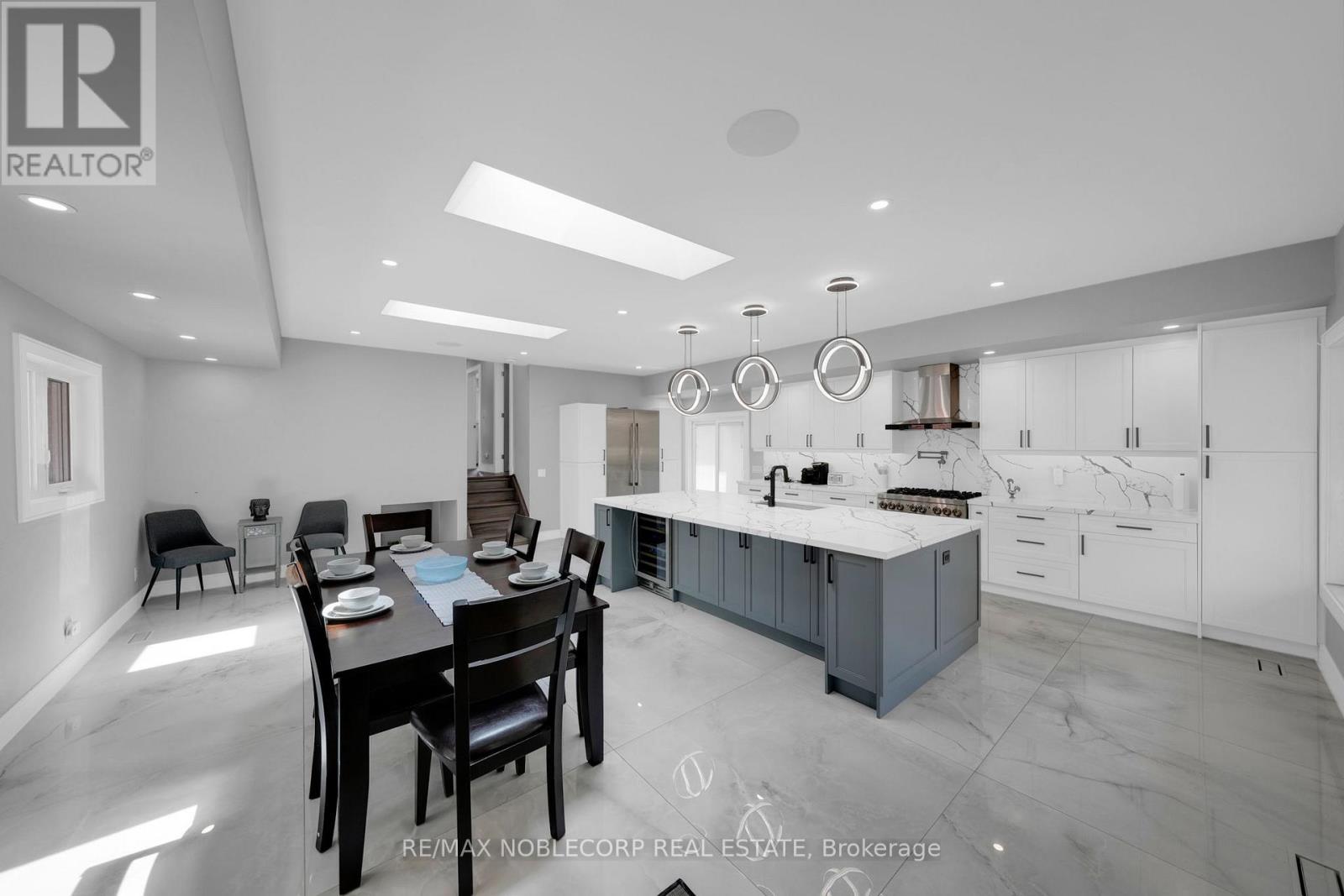 2515 Hensall Street, Mississauga, Ontario  L5A 2T1 - Photo 24 - W12600714