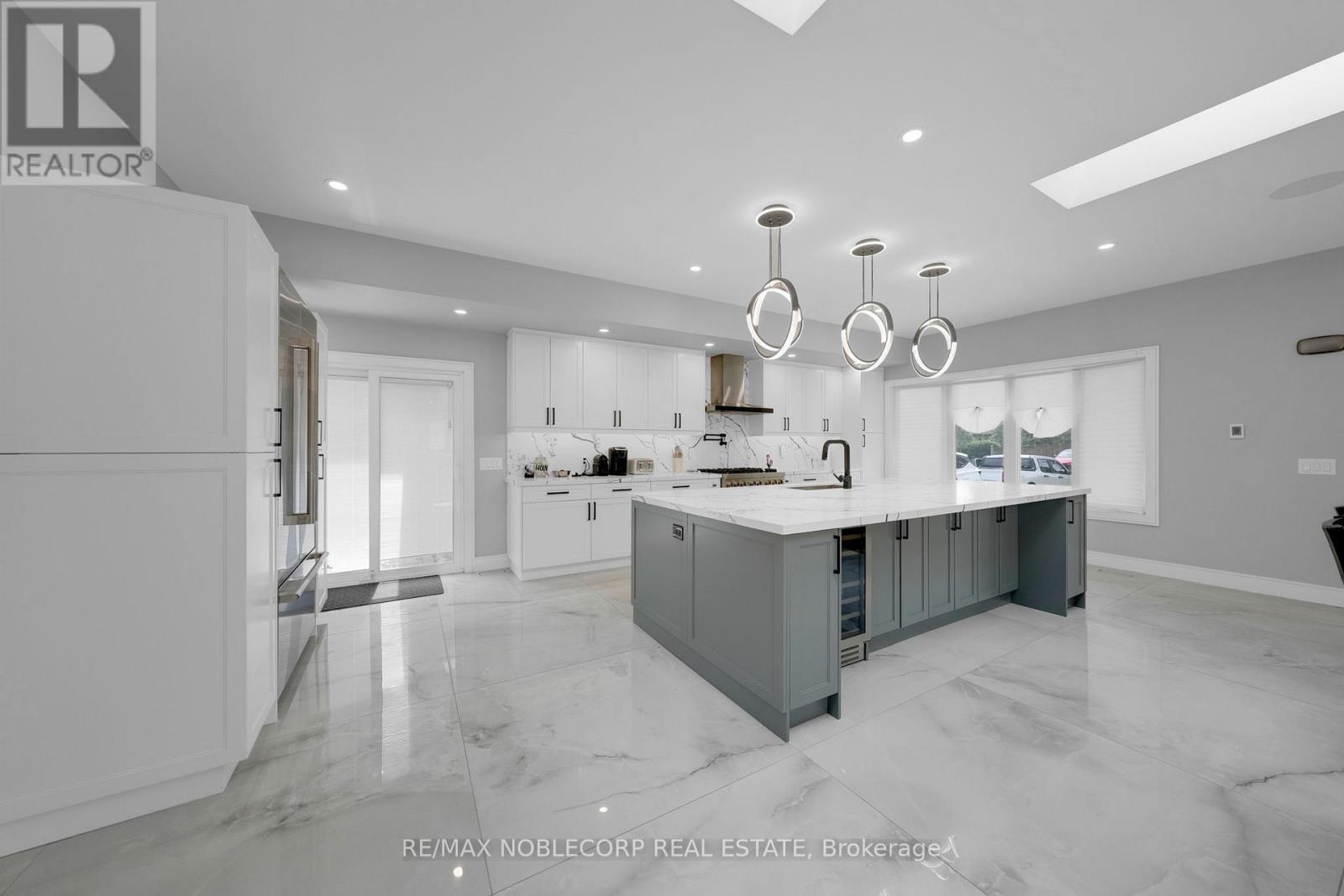 2515 Hensall Street, Mississauga, Ontario  L5A 2T1 - Photo 27 - W12600714