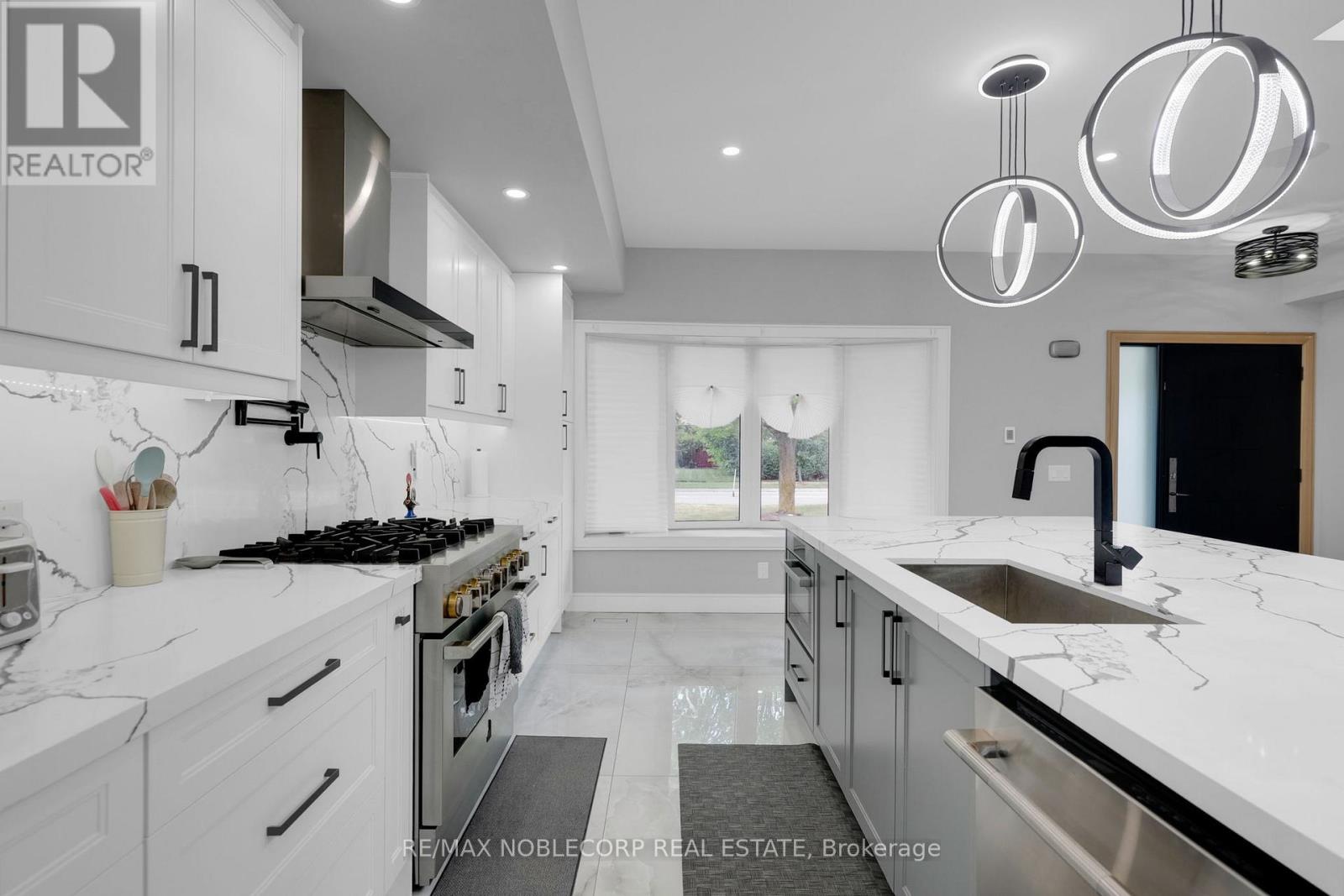 2515 Hensall Street, Mississauga, Ontario  L5A 2T1 - Photo 32 - W12600714