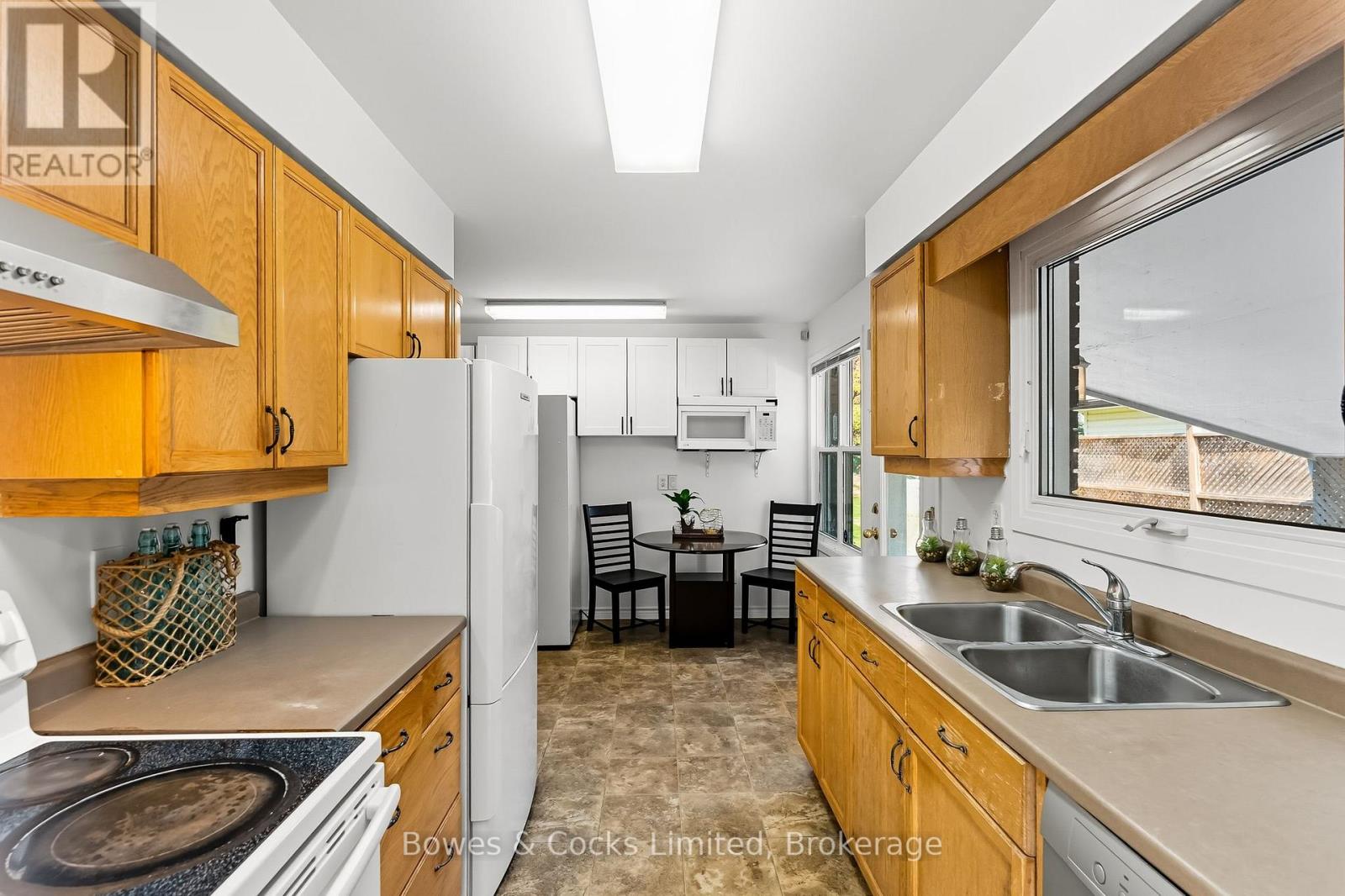 540 Montcalm Drive, Peterborough, Ontario  K9H 6S7 - Photo 14 - X12447159