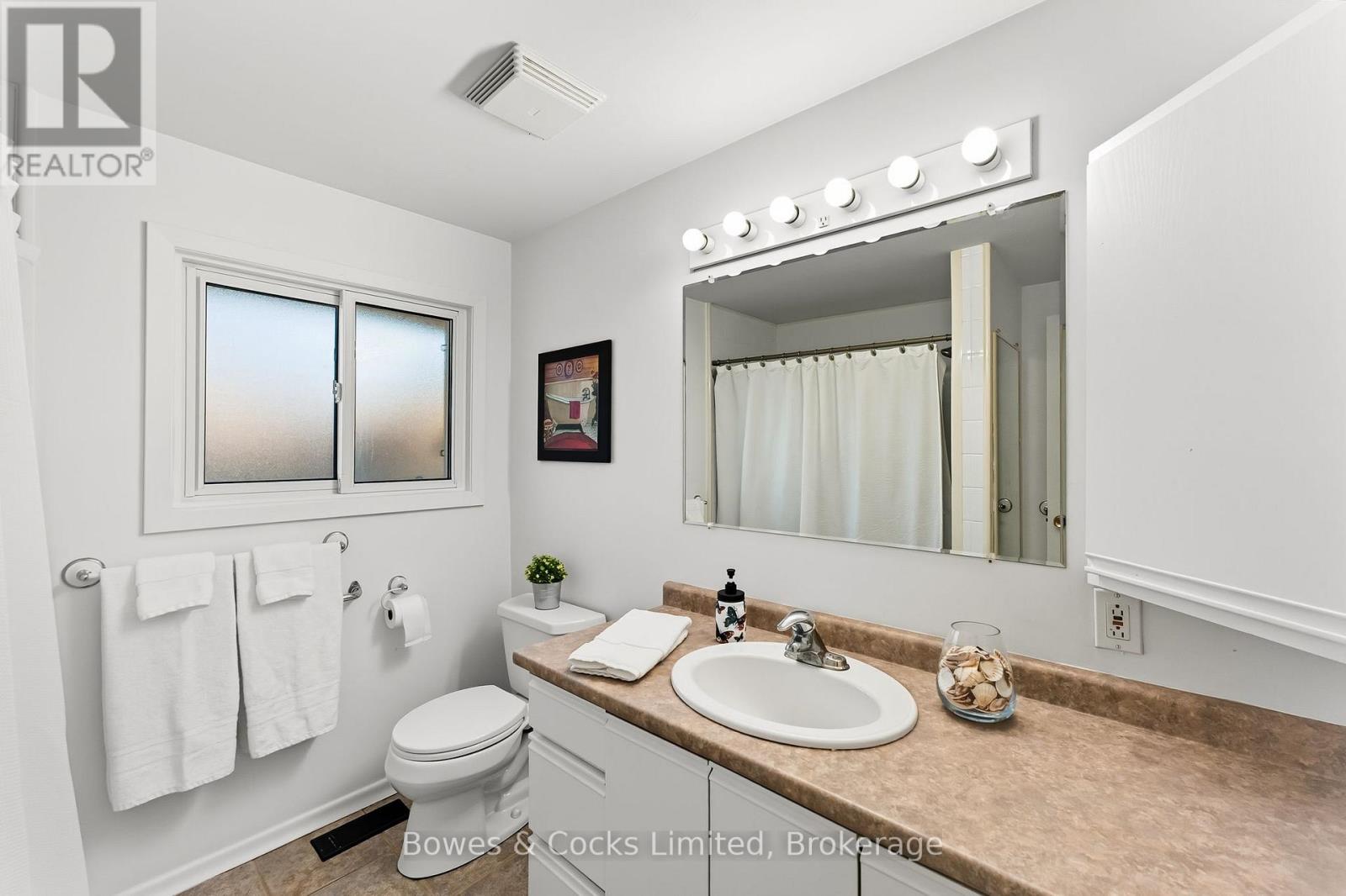 540 Montcalm Drive, Peterborough, Ontario  K9H 6S7 - Photo 22 - X12447159