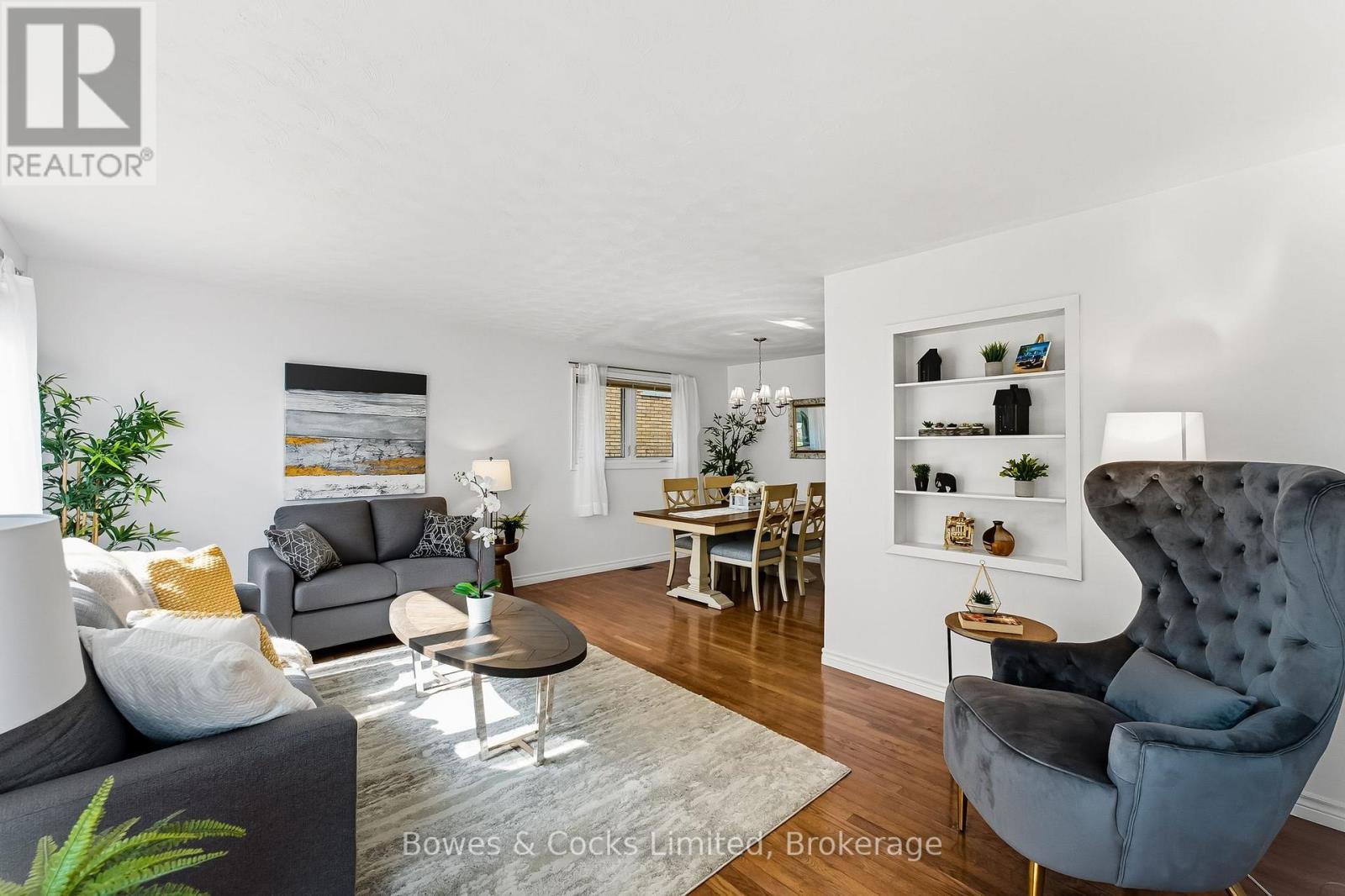 540 Montcalm Drive, Peterborough, Ontario  K9H 6S7 - Photo 5 - X12447159