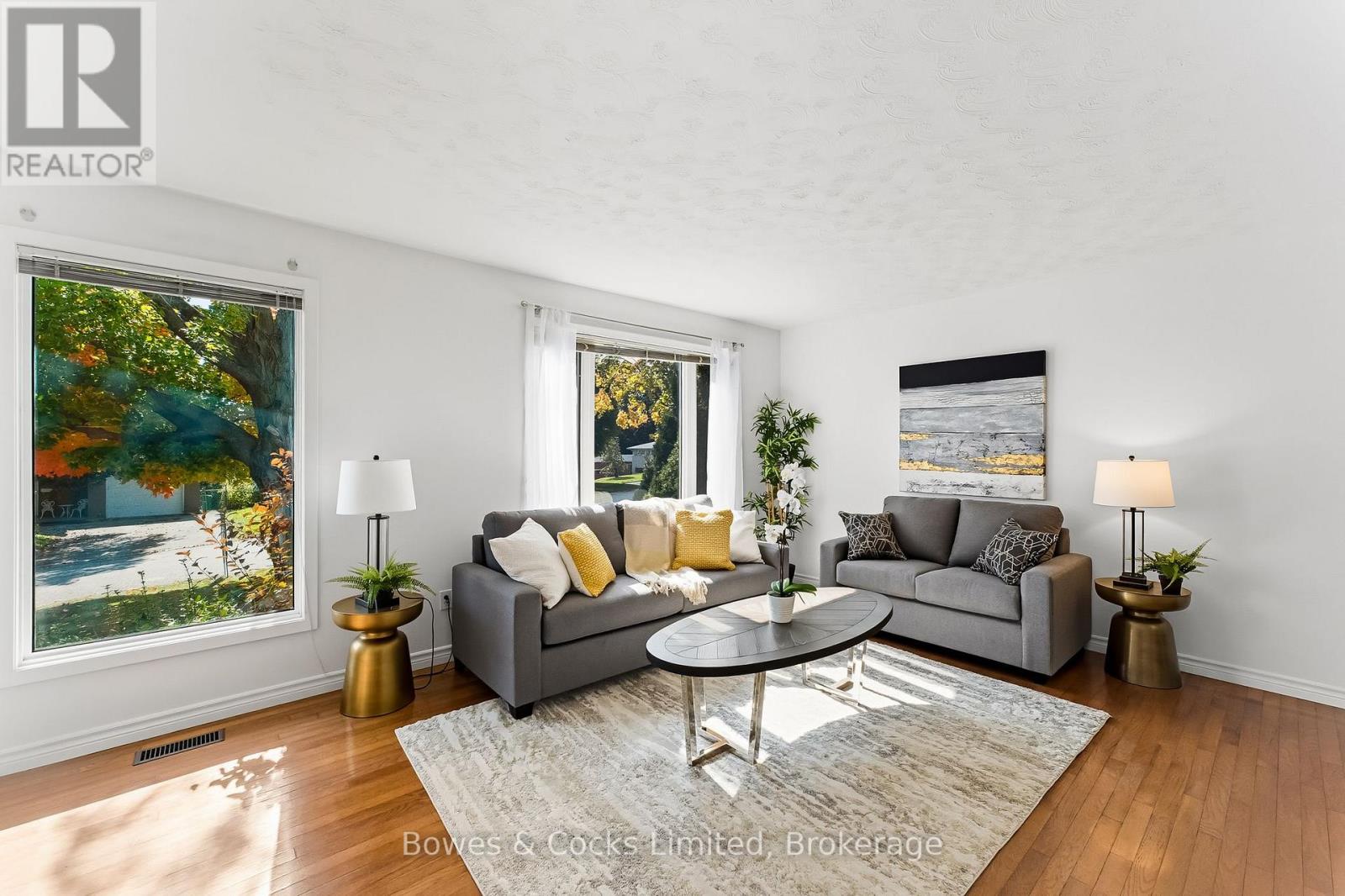 540 Montcalm Drive, Peterborough, Ontario  K9H 6S7 - Photo 6 - X12447159