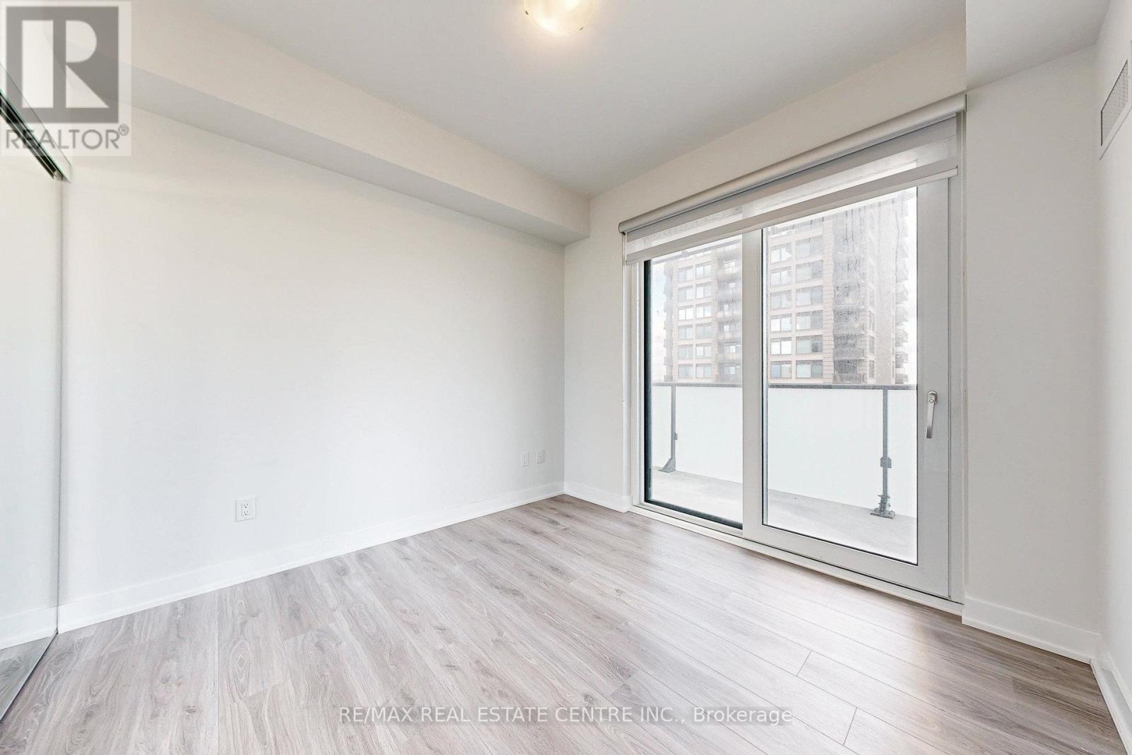 1403 - 430 Square One Drive, Mississauga, Ontario  L5B 0L6 - Photo 21 - W12587694