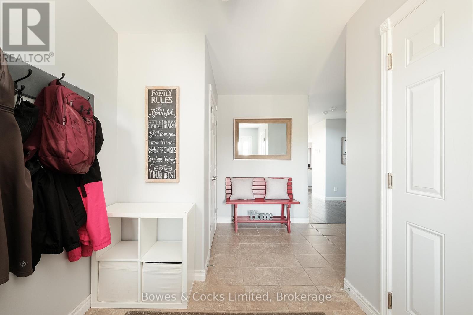 307 Louden Terrace, Peterborough, Ontario  K9J 0C4 - Photo 4 - X12474716