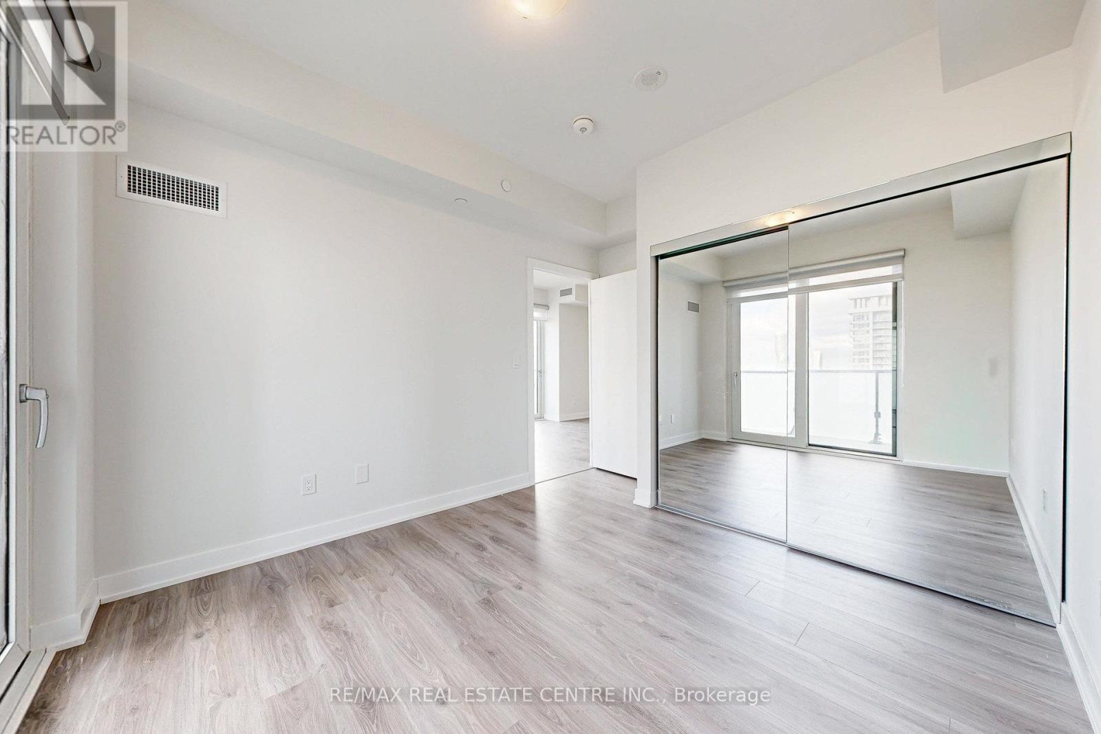 1403 - 430 Square One Drive, Mississauga, Ontario  L5B 0L6 - Photo 23 - W12587694