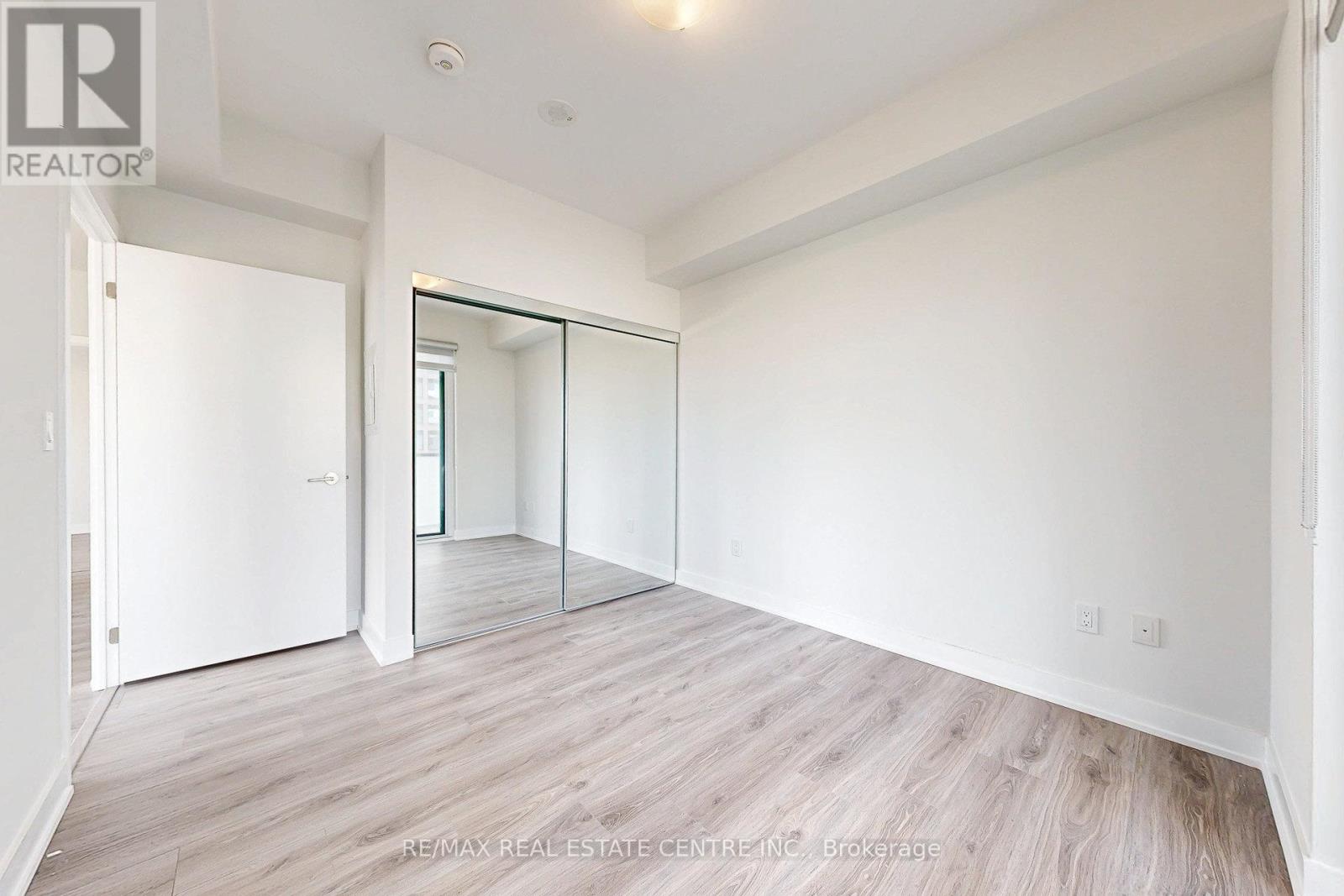 1403 - 430 Square One Drive, Mississauga, Ontario  L5B 0L6 - Photo 24 - W12587694