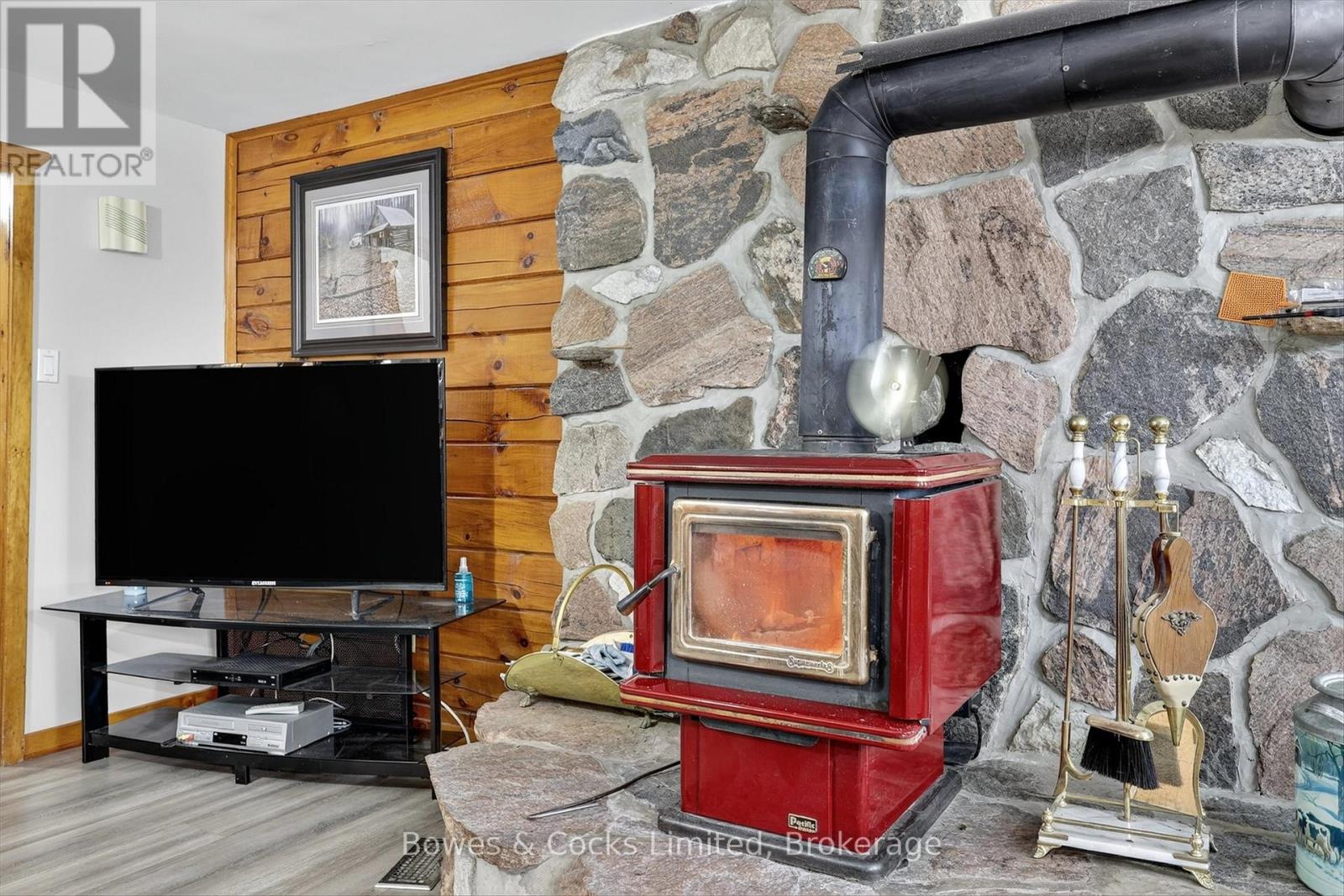 82 Bay Lake Road, Bancroft, Ontario  K0L 2L0 - Photo 9 - X12486525