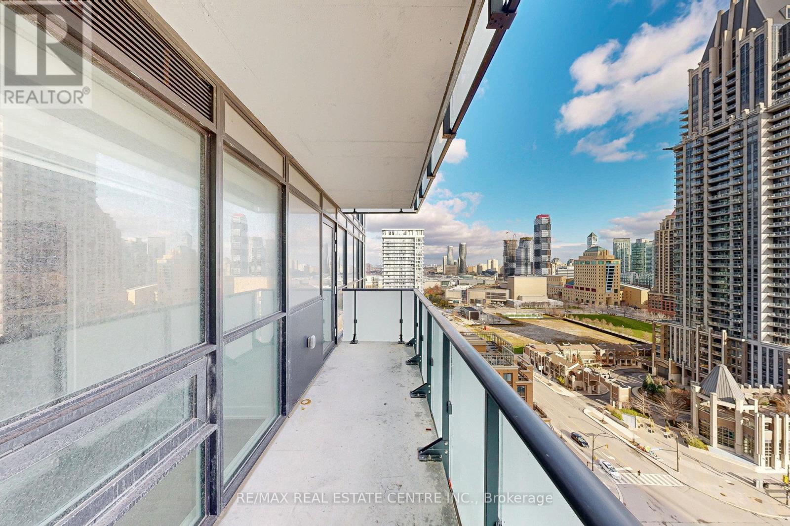 1403 - 430 Square One Drive, Mississauga, Ontario  L5B 0L6 - Photo 32 - W12587694